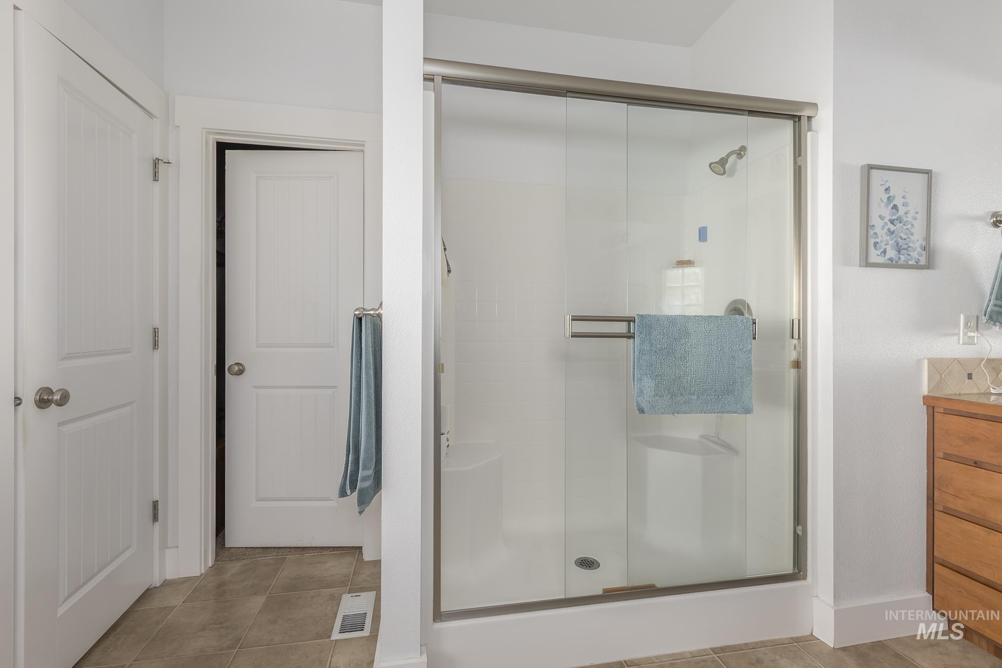 420 W Indianhead Rd, Weiser, Idaho 83672, 3 Bedrooms, 2 Bathrooms, Residential For Sale, Price $519,000,MLS 98946229