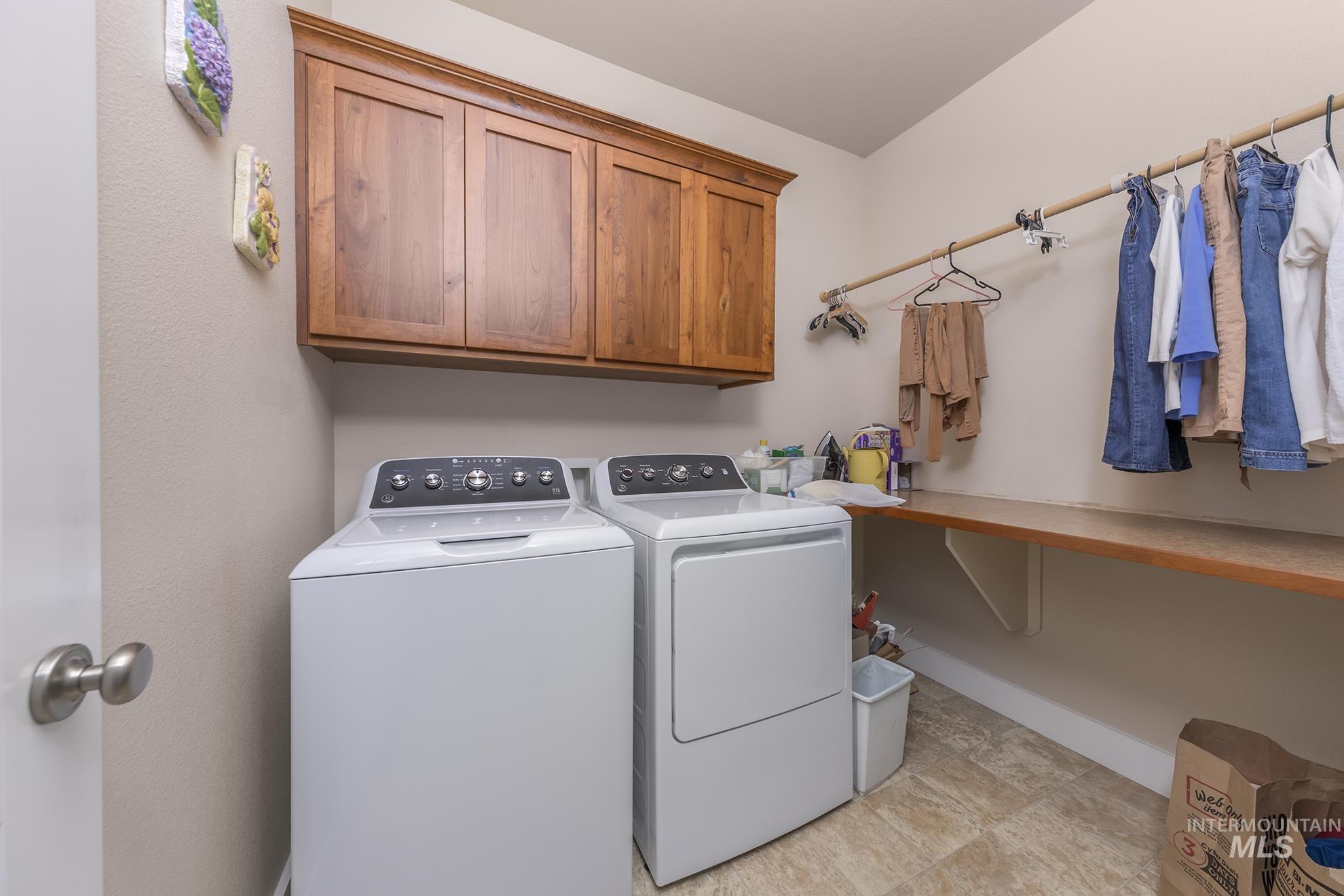 420 W Indianhead Rd, Weiser, Idaho 83672, 3 Bedrooms, 2 Bathrooms, Residential For Sale, Price $519,000,MLS 98946229