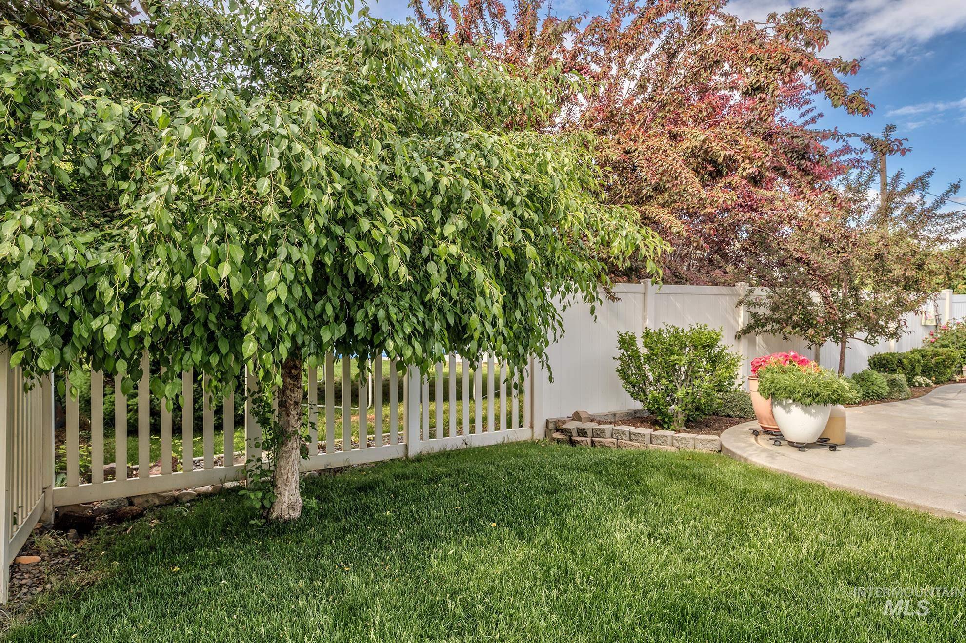 420 W Indianhead Rd, Weiser, Idaho 83672, 3 Bedrooms, 2 Bathrooms, Residential For Sale, Price $519,000,MLS 98946229