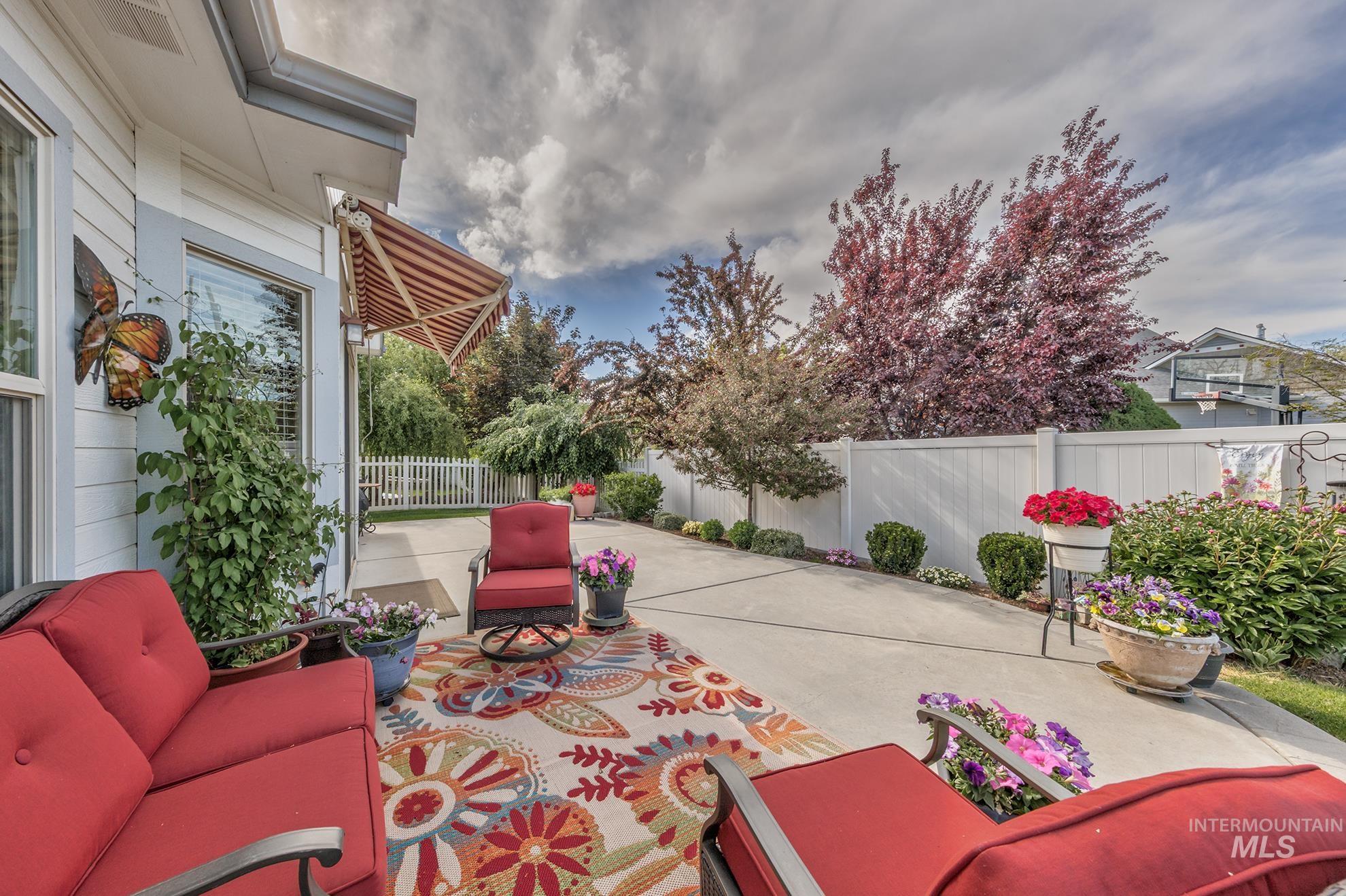 420 W Indianhead Rd, Weiser, Idaho 83672, 3 Bedrooms, 2 Bathrooms, Residential For Sale, Price $519,000,MLS 98946229