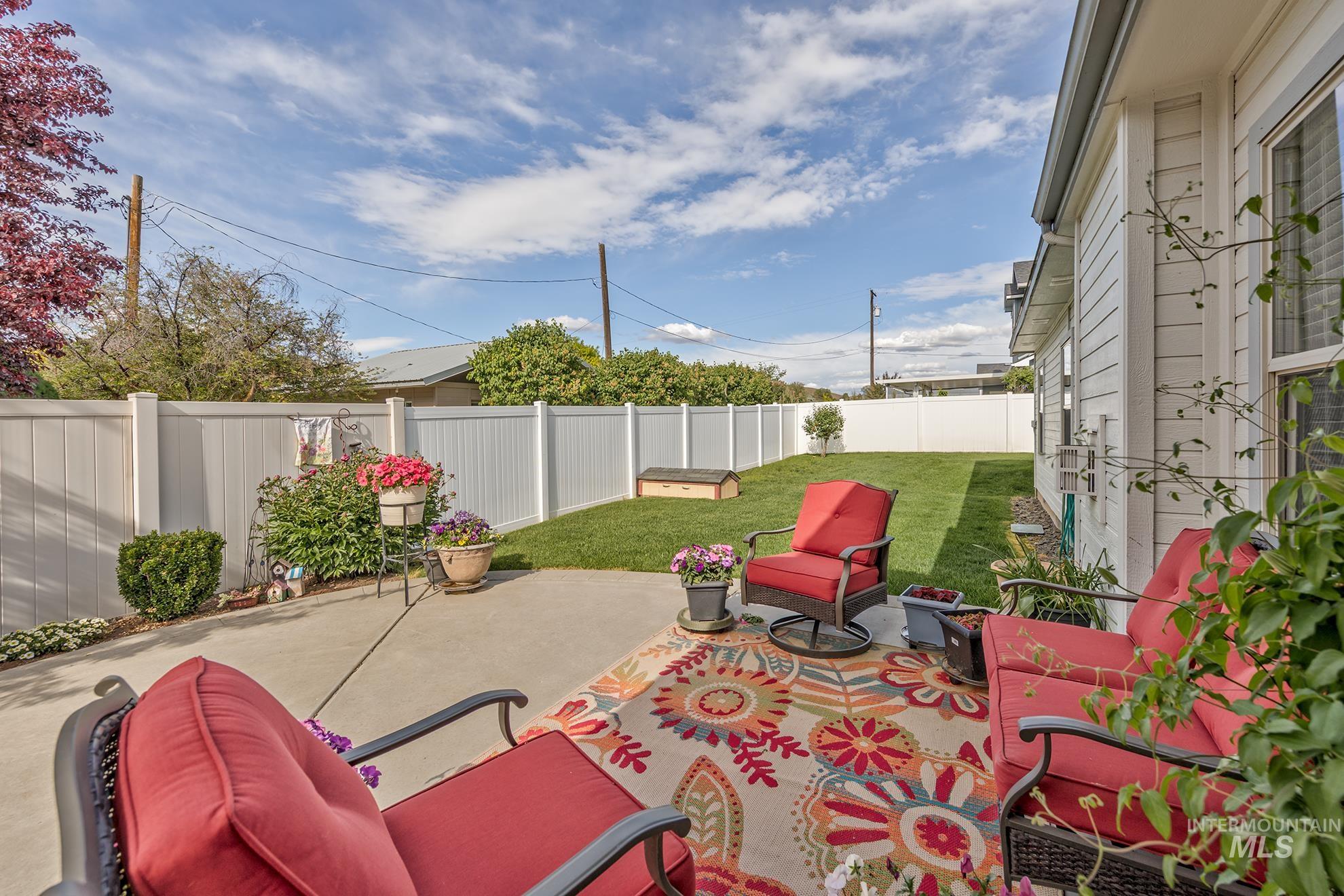 420 W Indianhead Rd, Weiser, Idaho 83672, 3 Bedrooms, 2 Bathrooms, Residential For Sale, Price $519,000,MLS 98946229