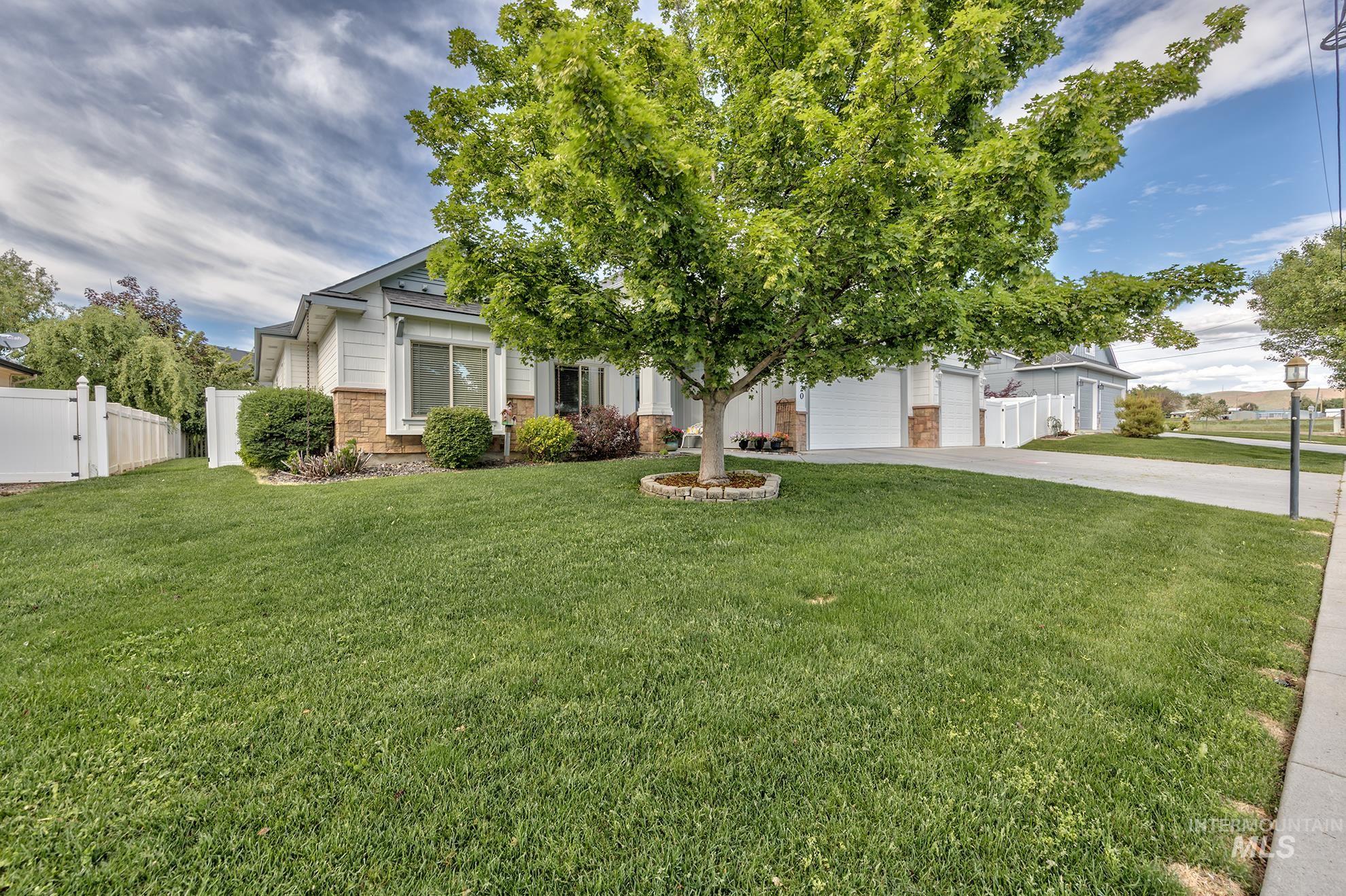 420 W Indianhead Rd, Weiser, Idaho 83672, 3 Bedrooms, 2 Bathrooms, Residential For Sale, Price $519,000,MLS 98946229