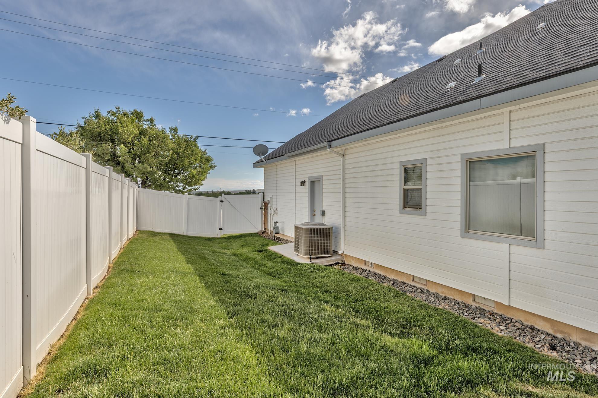 420 W Indianhead Rd, Weiser, Idaho 83672, 3 Bedrooms, 2 Bathrooms, Residential For Sale, Price $519,000,MLS 98946229