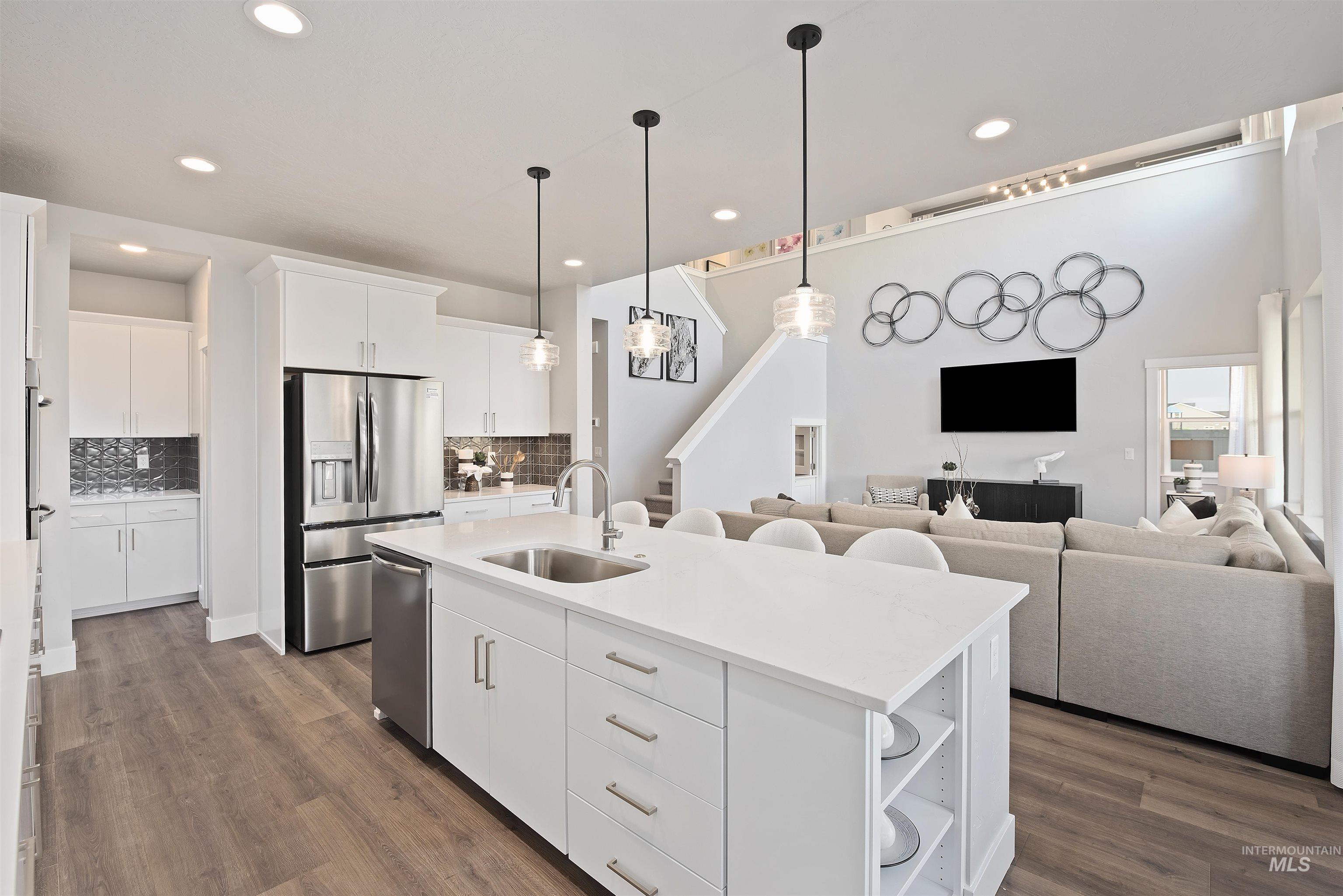 5570 W Aralia Dr., Meridian, Idaho 83646, 3 Bedrooms, 2.5 Bathrooms, Residential For Sale, Price $596,186, 98946258