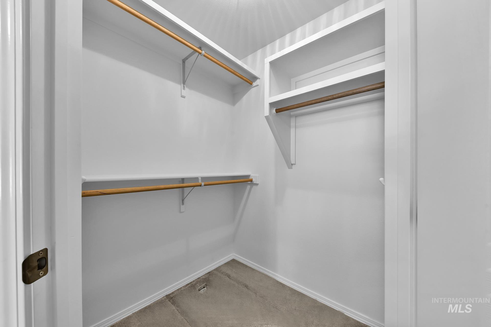 227 E Spinosa Dr, Meridian, Idaho 83646-3345, 2 Bedrooms, 2 Bathrooms, Residential For Sale, Price $389,900,MLS 98946292