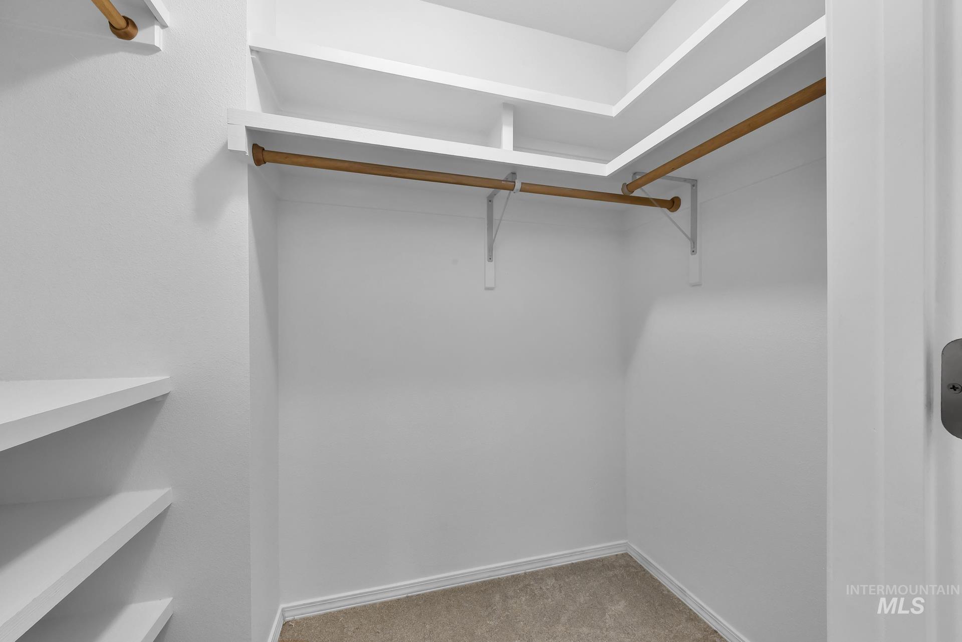 227 E Spinosa Dr, Meridian, Idaho 83646-3345, 2 Bedrooms, 2 Bathrooms, Residential For Sale, Price $389,900,MLS 98946292