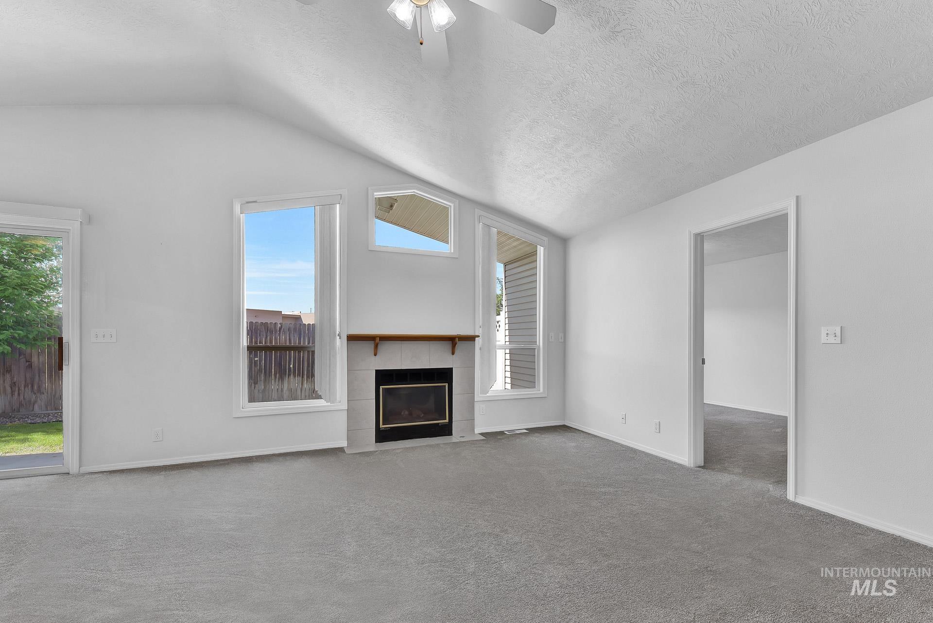 227 E Spinosa Dr, Meridian, Idaho 83646-3345, 2 Bedrooms, 2 Bathrooms, Residential For Sale, Price $389,900,MLS 98946292