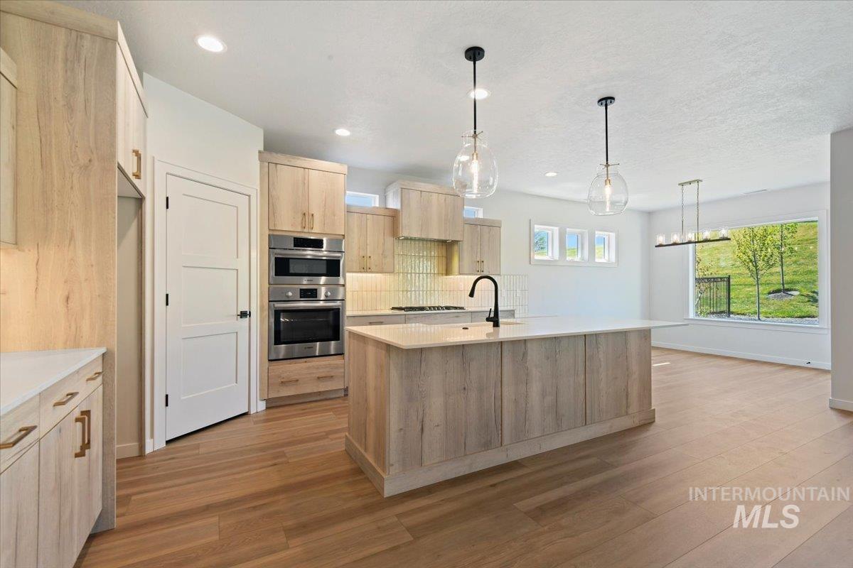 1379 W Ultar Dr, Nampa, Idaho 83686, 3 Bedrooms, 2 Bathrooms, Residential For Sale, Price $573,900, 98946313