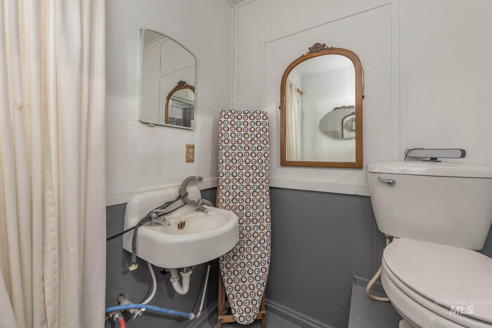 303 Illinois Ave, Council, Idaho 83612, 2 Bedrooms, 2 Bathrooms, Residential For Sale, Price $289,000,MLS 98946515