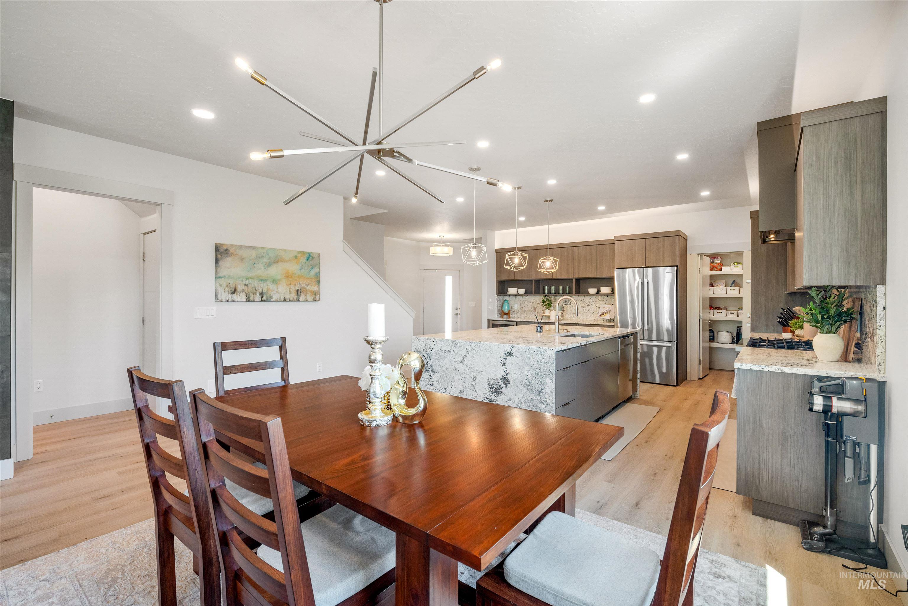 3371 E Warm Springs Ave, Boise, Idaho 83716, 3 Bedrooms, 3 Bathrooms, Residential For Sale, Price $949,900, 98946585