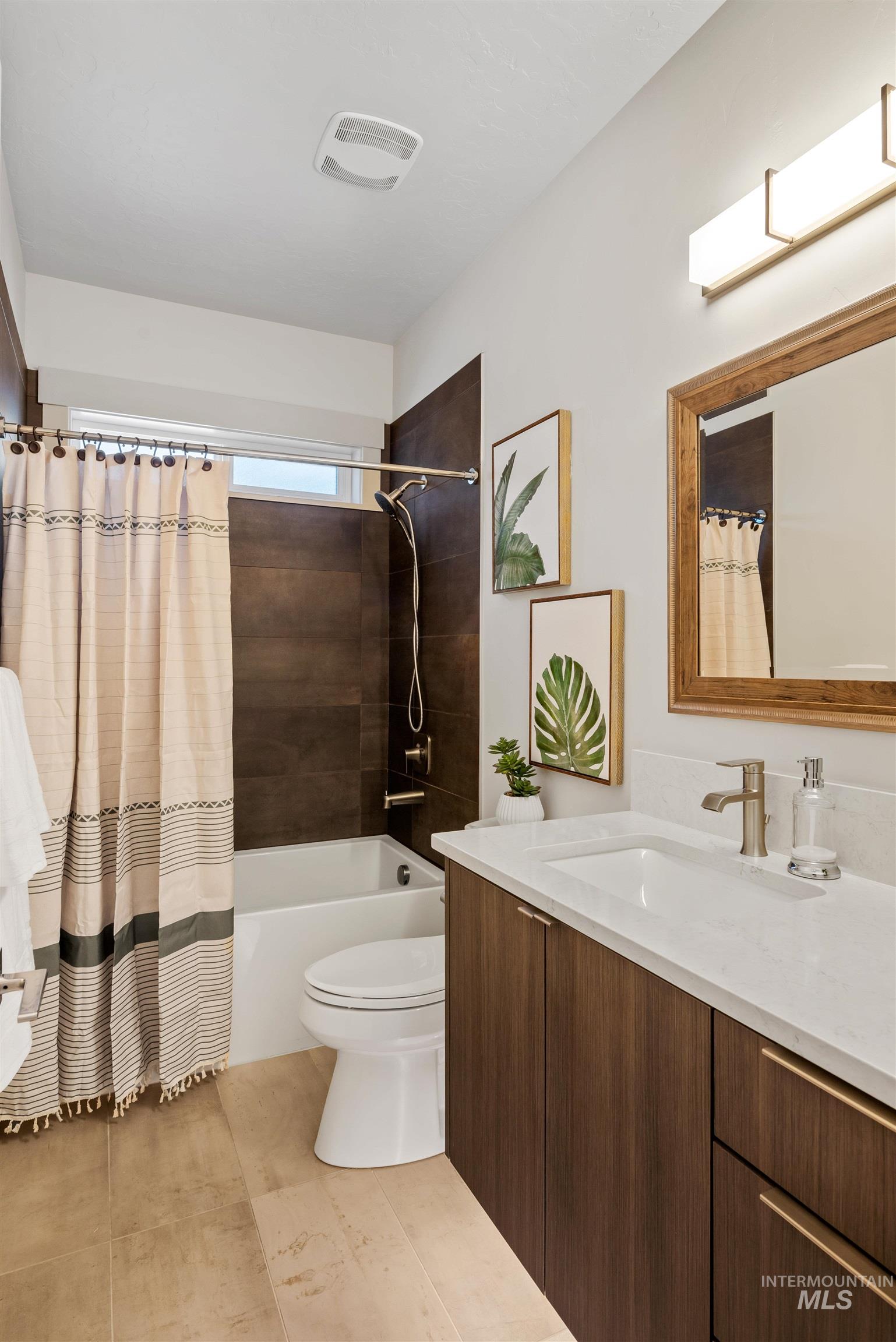 3371 E Warm Springs Ave, Boise, Idaho 83716, 3 Bedrooms, 3 Bathrooms, Residential For Sale, Price $949,900, 98946585