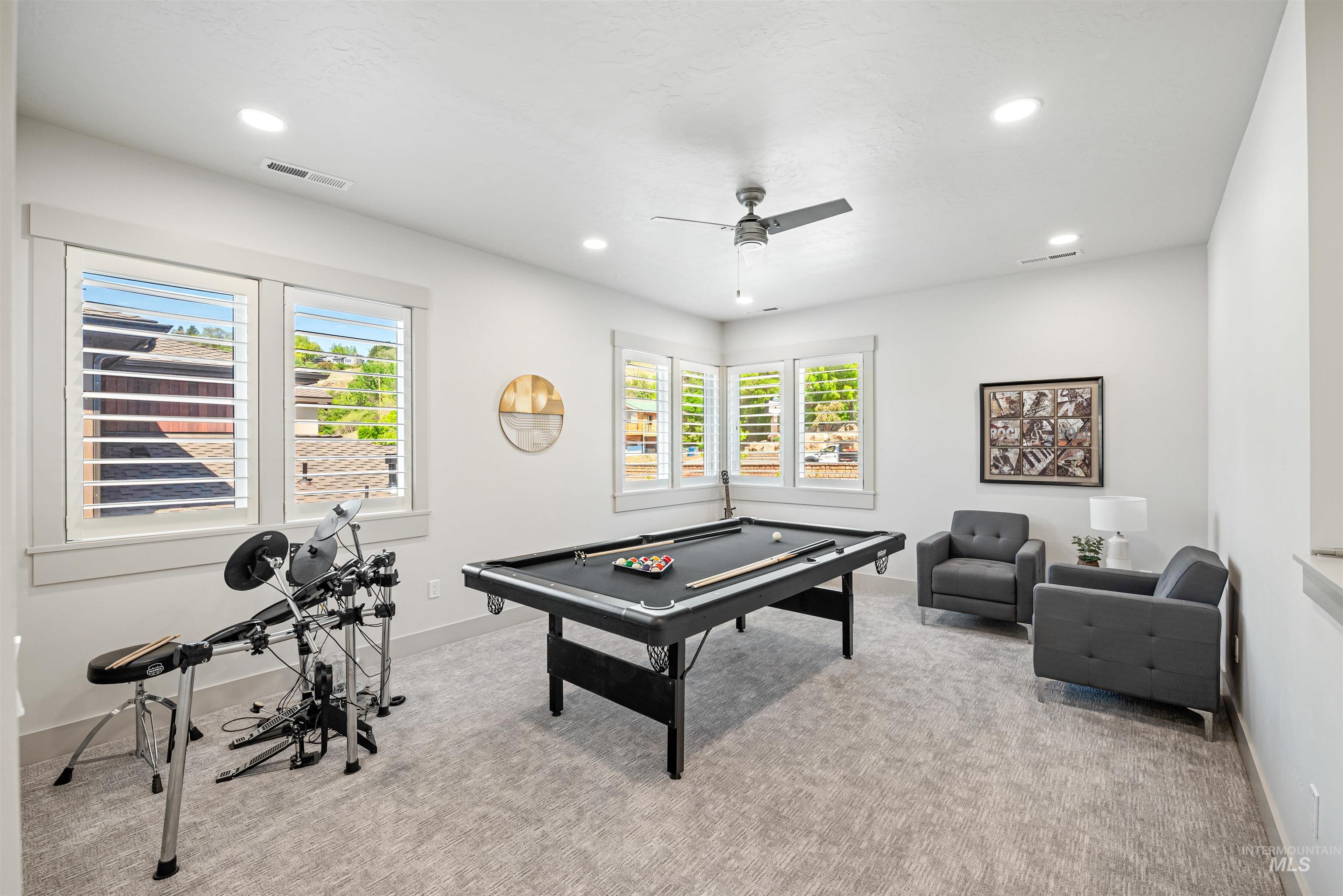 3371 E Warm Springs Ave, Boise, Idaho 83716, 3 Bedrooms, 3 Bathrooms, Residential For Sale, Price $949,900, 98946585