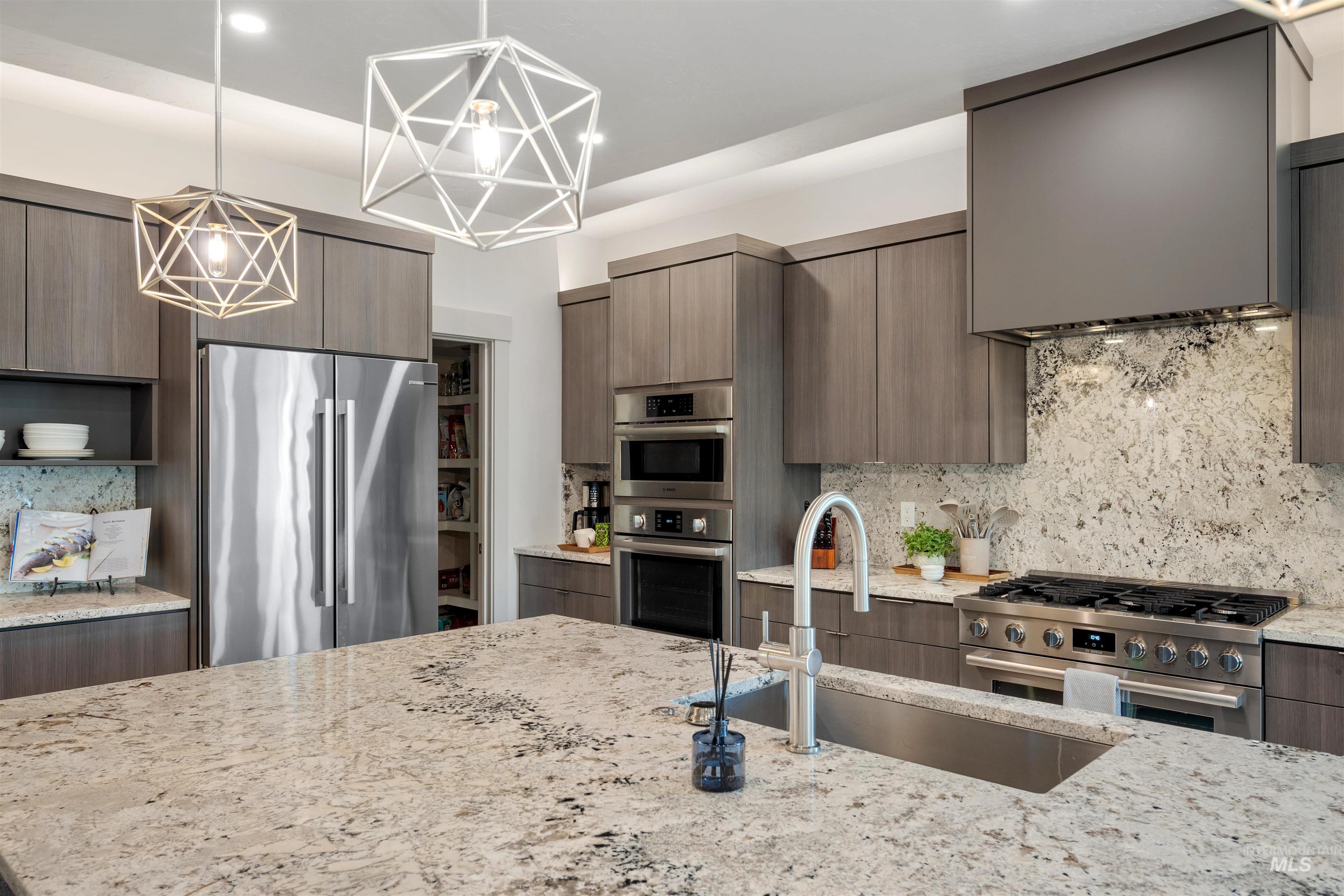 3371 E Warm Springs Ave, Boise, Idaho 83716, 3 Bedrooms, 3 Bathrooms, Residential For Sale, Price $949,900, 98946585