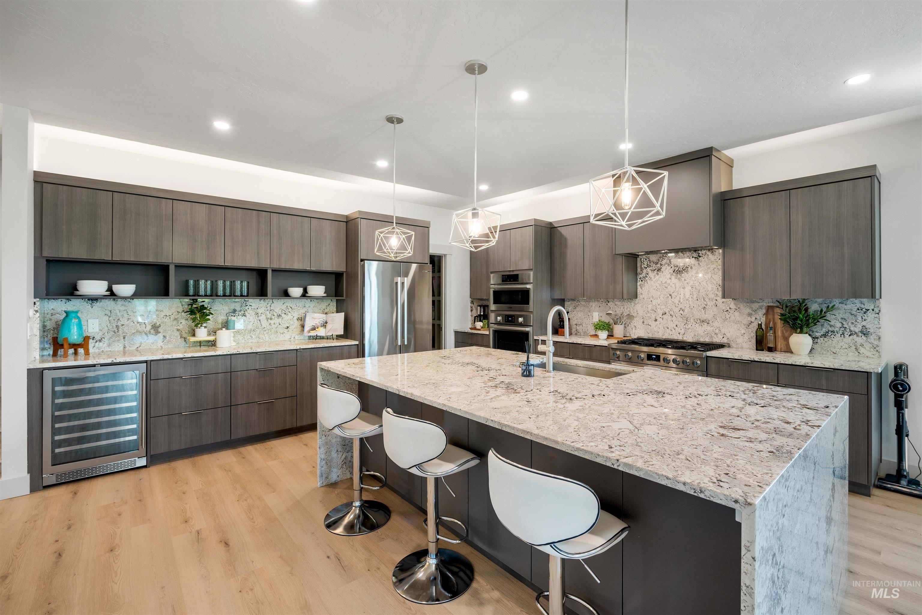 3371 E Warm Springs Ave, Boise, Idaho 83716, 3 Bedrooms, 3 Bathrooms, Residential For Sale, Price $949,900, 98946585