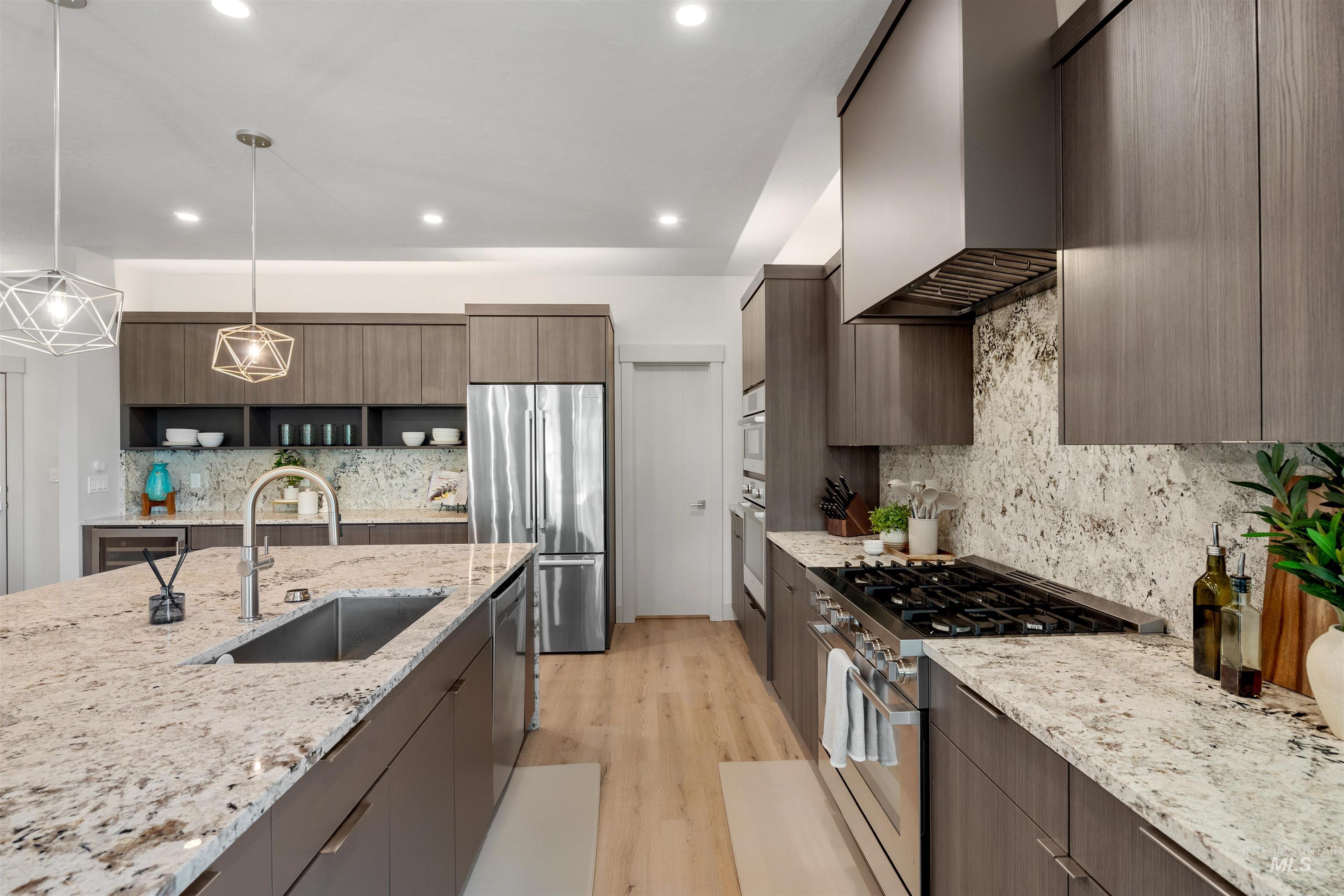 3371 E Warm Springs Ave, Boise, Idaho 83716, 3 Bedrooms, 3 Bathrooms, Residential For Sale, Price $949,900, 98946585