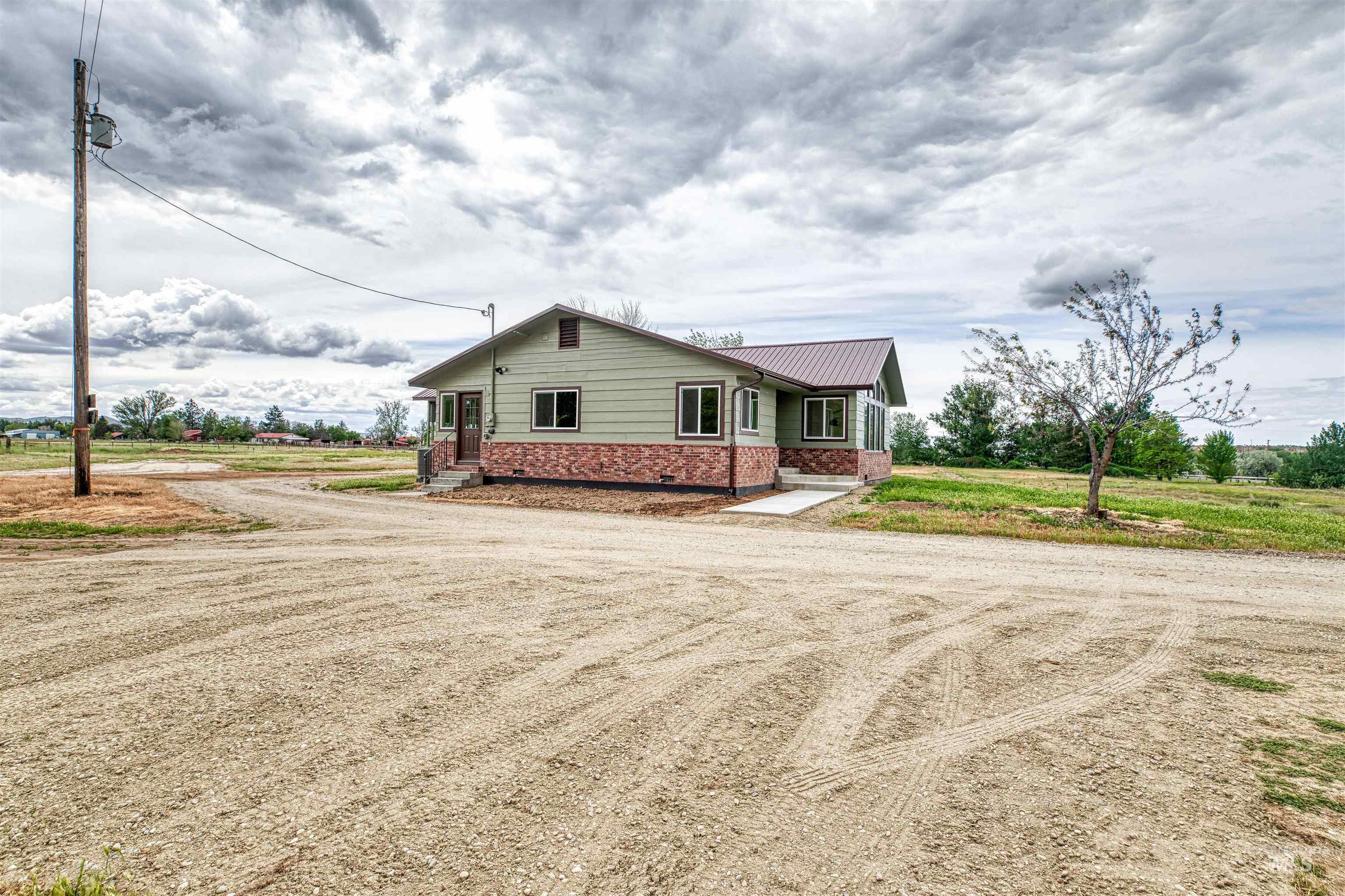 3131 Fuller Rd, Emmett, Idaho 83617, 3 Bedrooms, 2.5 Bathrooms, Residential For Sale, Price $779,000, 98946636