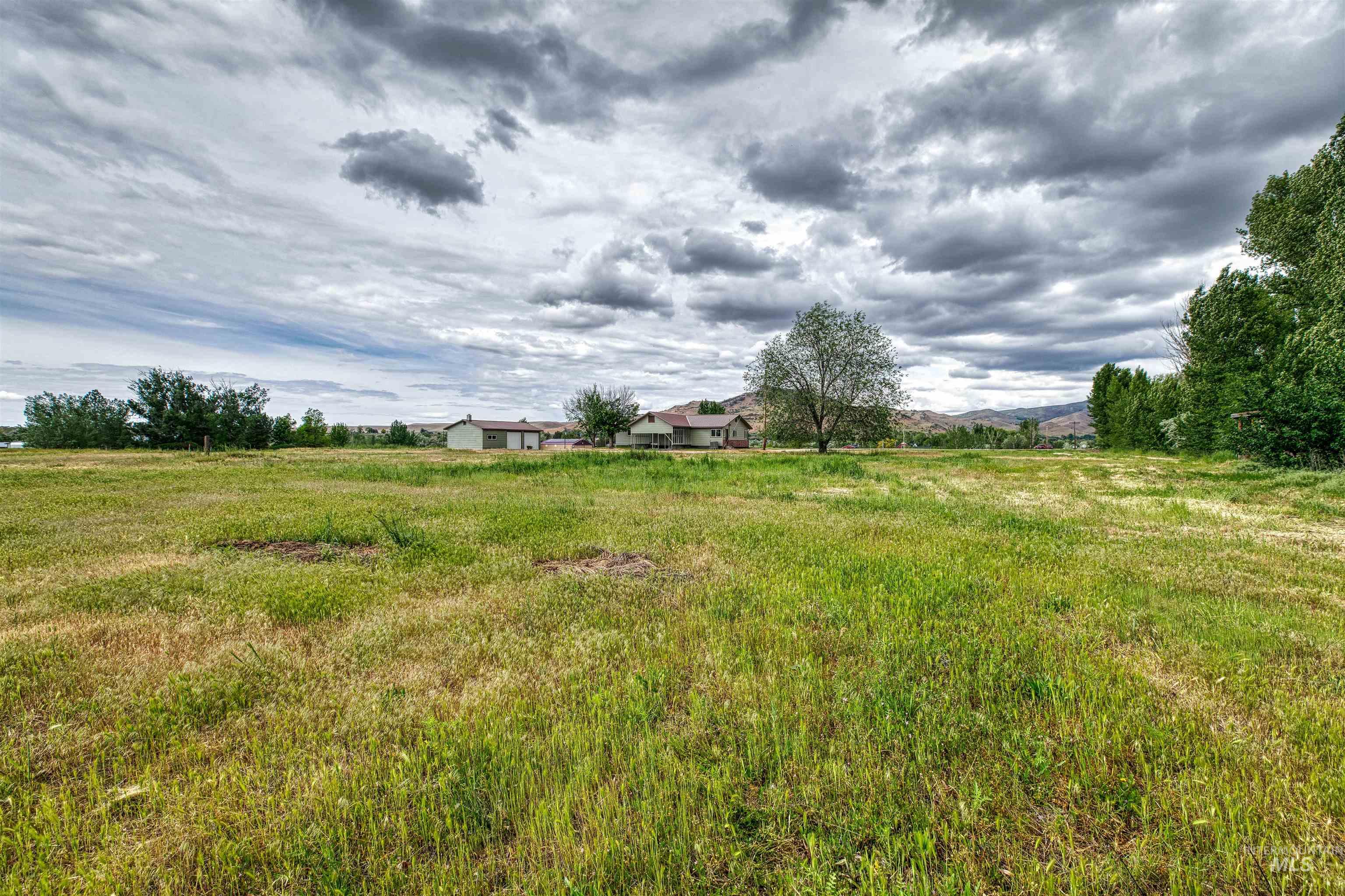 3131 Fuller Rd, Emmett, Idaho 83617, 3 Bedrooms, 2.5 Bathrooms, Residential For Sale, Price $779,000, 98946636