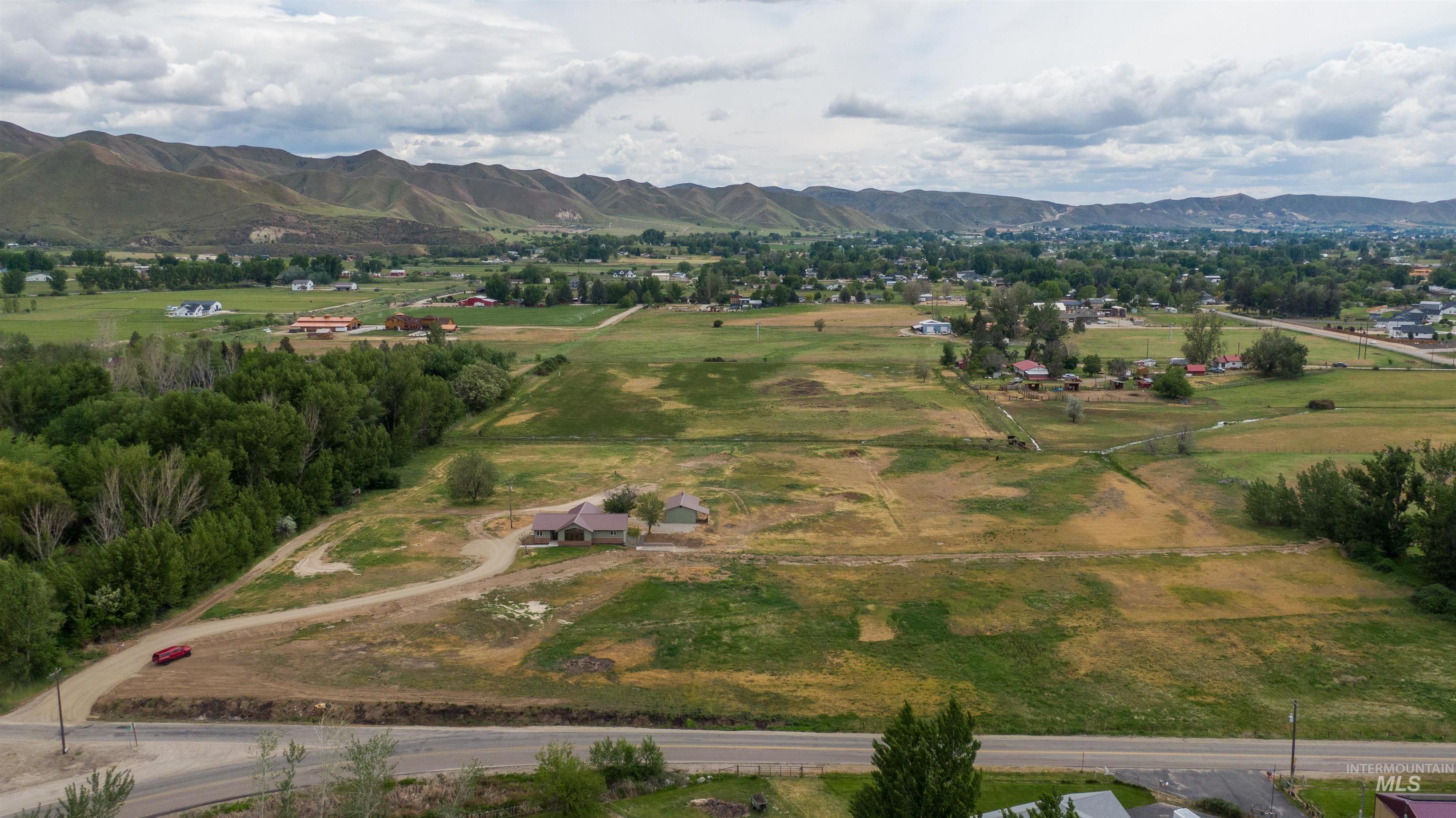 3131 Fuller Rd, Emmett, Idaho 83617, 3 Bedrooms, 2.5 Bathrooms, Residential For Sale, Price $779,000, 98946636