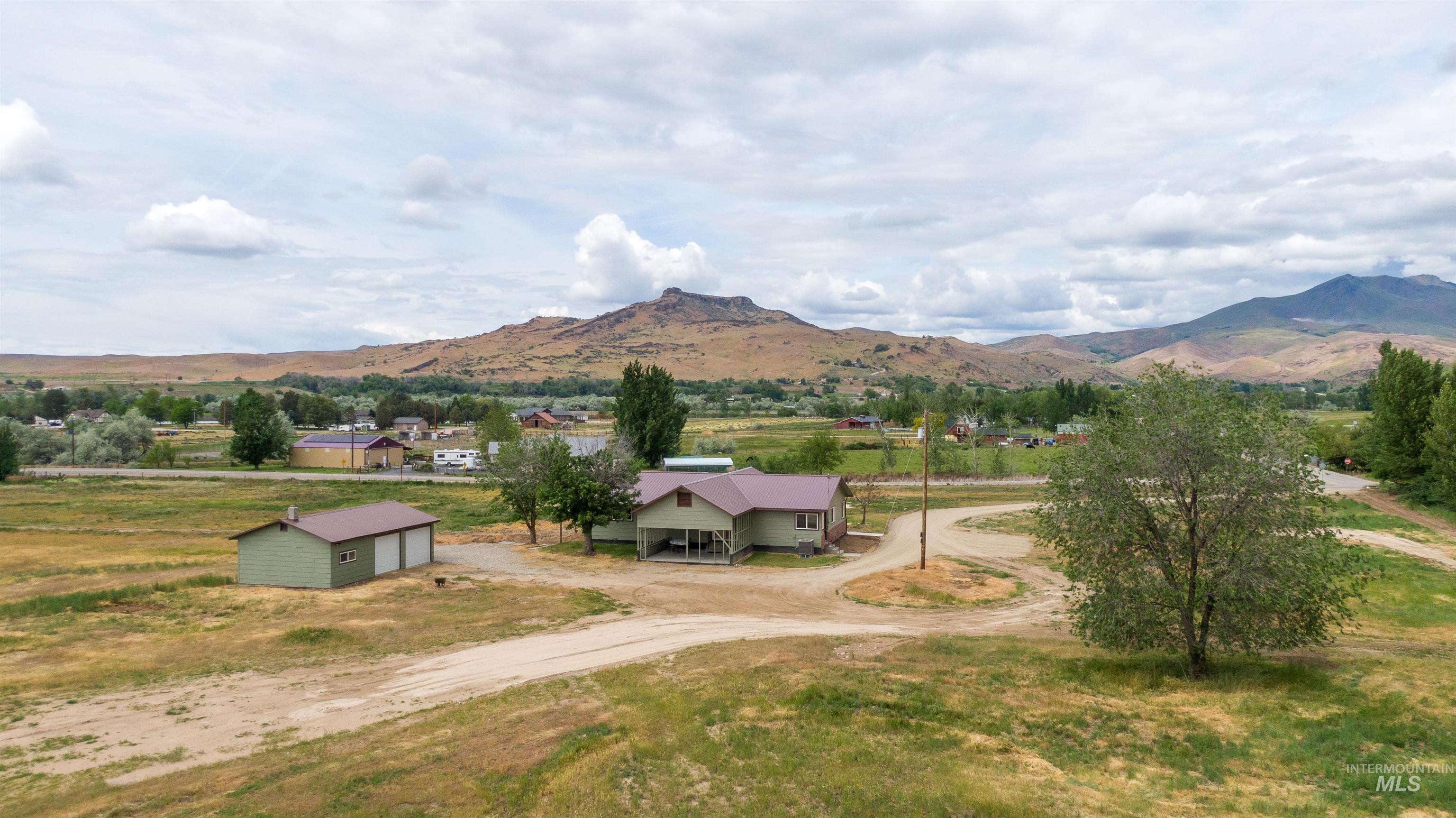 3131 Fuller Rd, Emmett, Idaho 83617, 3 Bedrooms, 2.5 Bathrooms, Residential For Sale, Price $779,000, 98946636