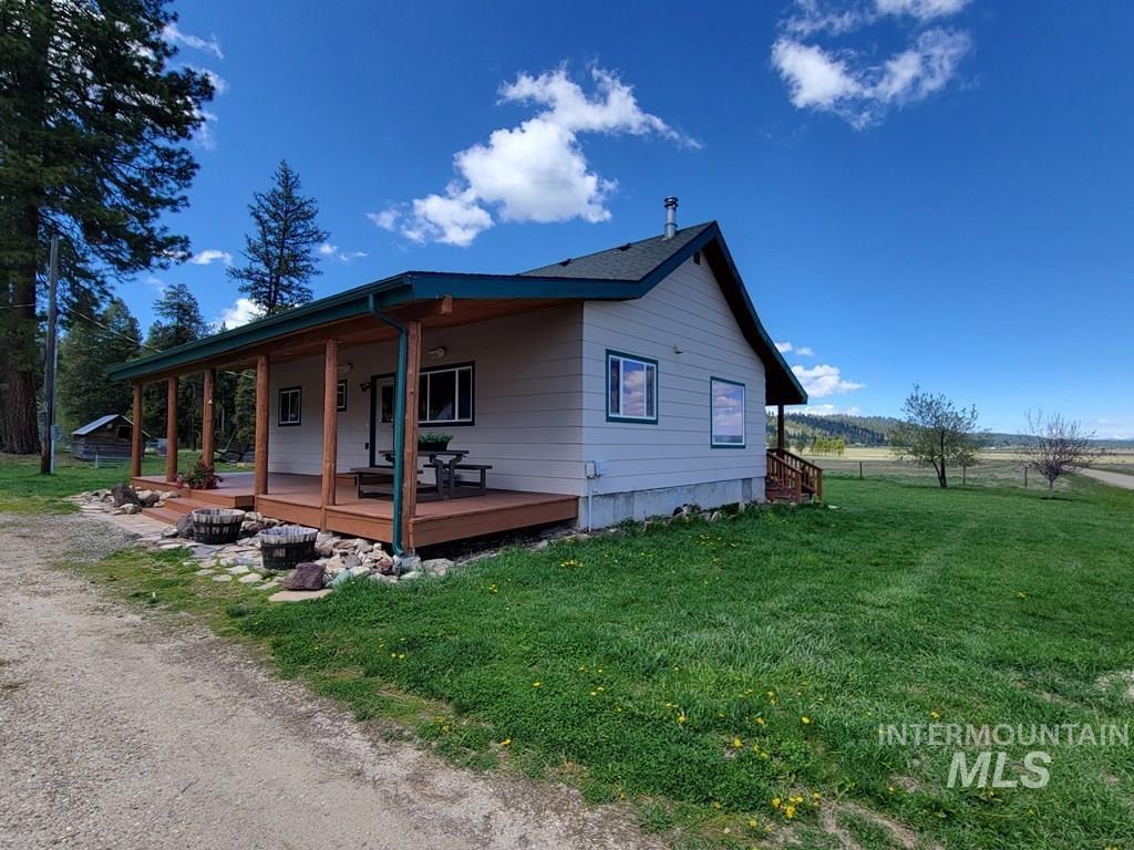 31/33 Bacon Creek Rd, Cascade, Idaho 83611, 8 Bedrooms, 9 Bathrooms, Farm & Ranch For Sale, Price $2,999,900,MLS 98946655