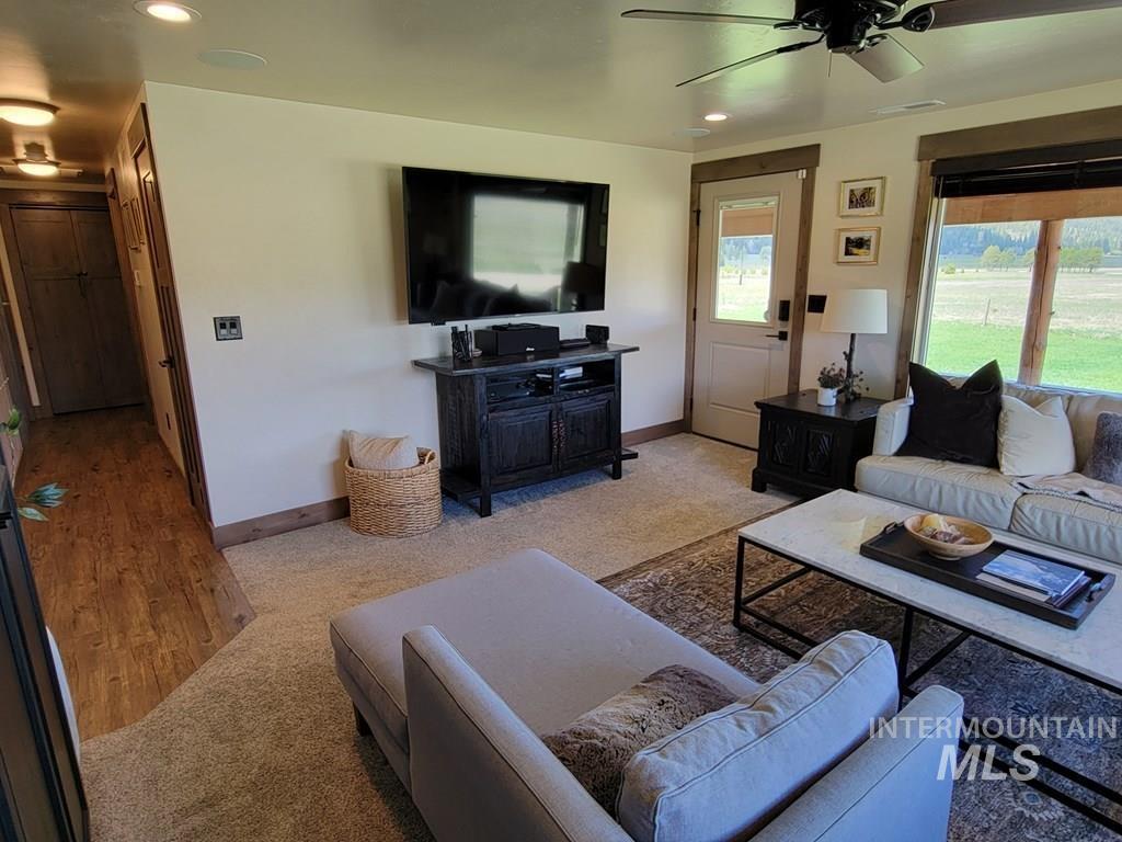 31/33 Bacon Creek Rd, Cascade, Idaho 83611, 8 Bedrooms, 9 Bathrooms, Farm & Ranch For Sale, Price $2,999,900,MLS 98946655