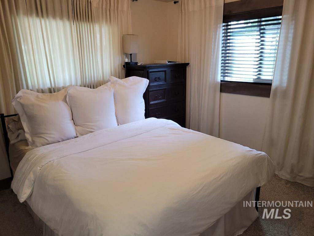 31/33 Bacon Creek Rd, Cascade, Idaho 83611, 8 Bedrooms, 9 Bathrooms, Farm & Ranch For Sale, Price $2,999,900,MLS 98946655