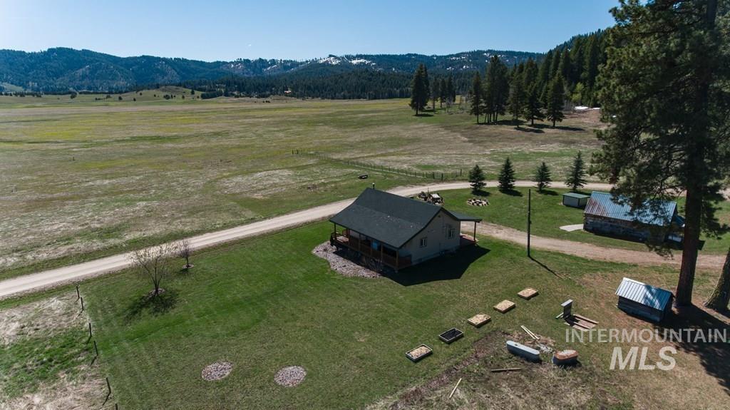 31/33 Bacon Creek Rd, Cascade, Idaho 83611, 8 Bedrooms, 9 Bathrooms, Farm & Ranch For Sale, Price $2,999,900,MLS 98946655