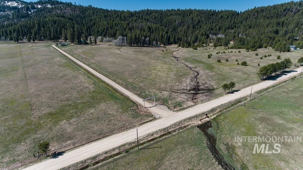 31/33 Bacon Creek Rd, Cascade, Idaho 83611, 8 Bedrooms, 9 Bathrooms, Farm & Ranch For Sale, Price $2,999,900,MLS 98946655