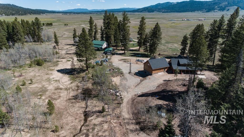 31/33 Bacon Creek Rd, Cascade, Idaho 83611, 8 Bedrooms, 9 Bathrooms, Farm & Ranch For Sale, Price $2,999,900,MLS 98946655