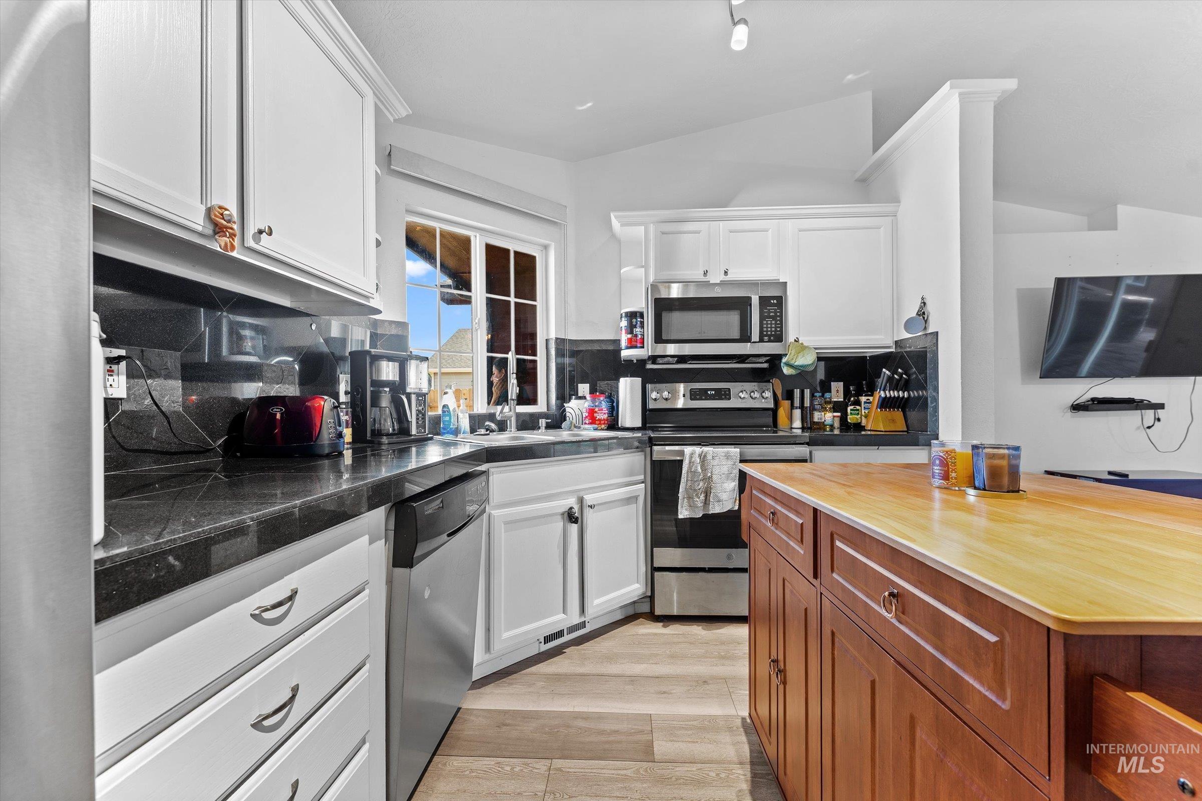 3004 Sandstone Pl, Caldwell, Idaho 83605, 3 Bedrooms, 2 Bathrooms, Residential For Sale, Price $324,990, 98946706