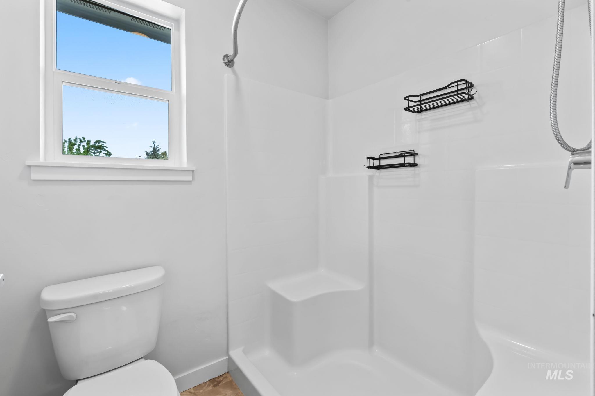 9632 W De Witt St, Boise, Idaho 83704, 3 Bedrooms, 3 Bathrooms, Residential For Sale, Price $450,000, 98946789