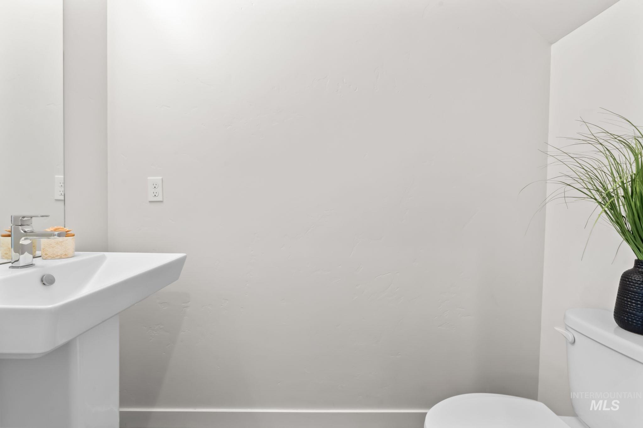 9632 W De Witt St, Boise, Idaho 83704, 3 Bedrooms, 3 Bathrooms, Residential For Sale, Price $450,000, 98946789