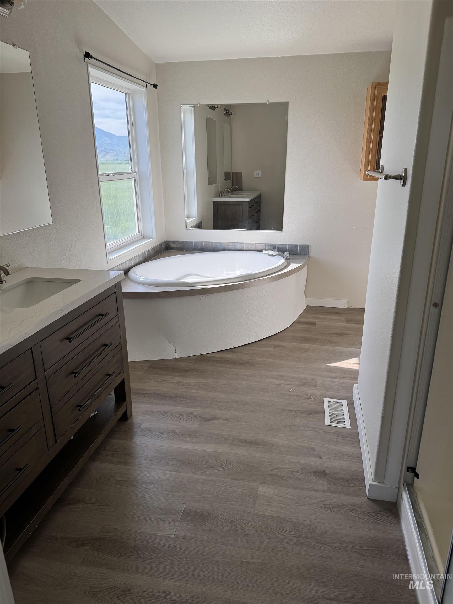 501 Timber Ave, Fairfield, Idaho 83327, 3 Bedrooms, 2 Bathrooms, Residential For Sale, Price $220,000,MLS 98946797