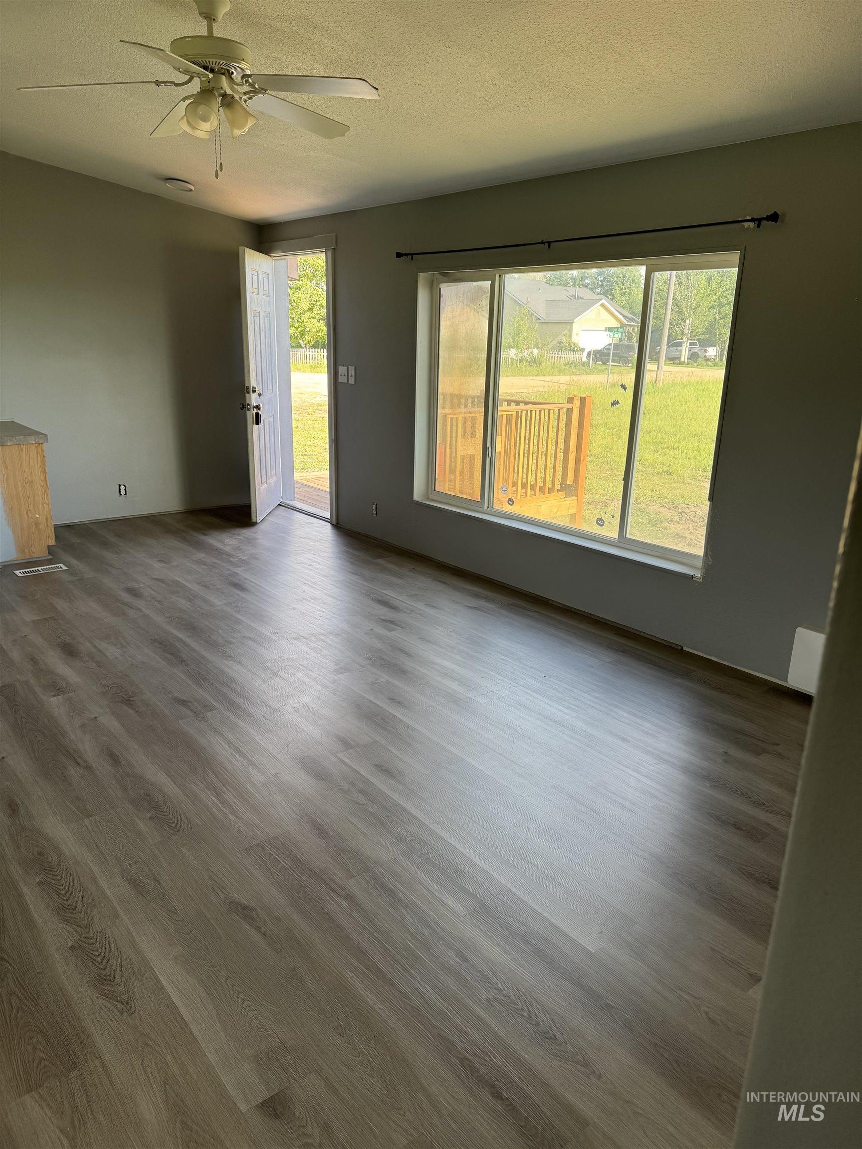 501 Timber Ave, Fairfield, Idaho 83327, 3 Bedrooms, 2 Bathrooms, Residential For Sale, Price $220,000,MLS 98946797