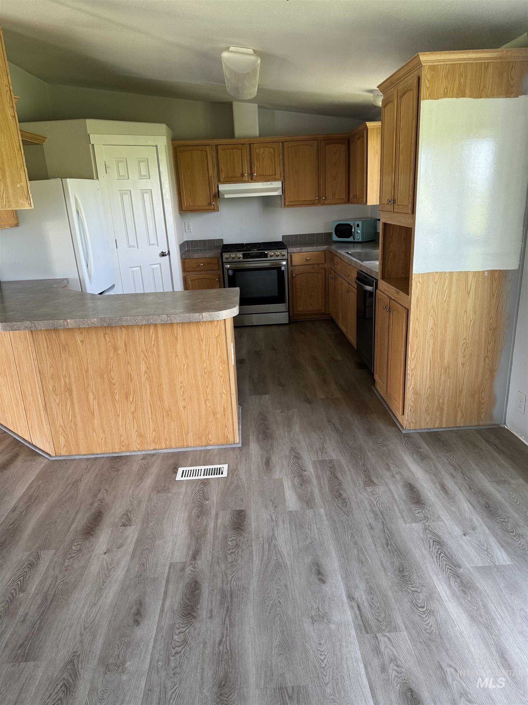 501 Timber Ave, Fairfield, Idaho 83327, 3 Bedrooms, 2 Bathrooms, Residential For Sale, Price $220,000,MLS 98946797