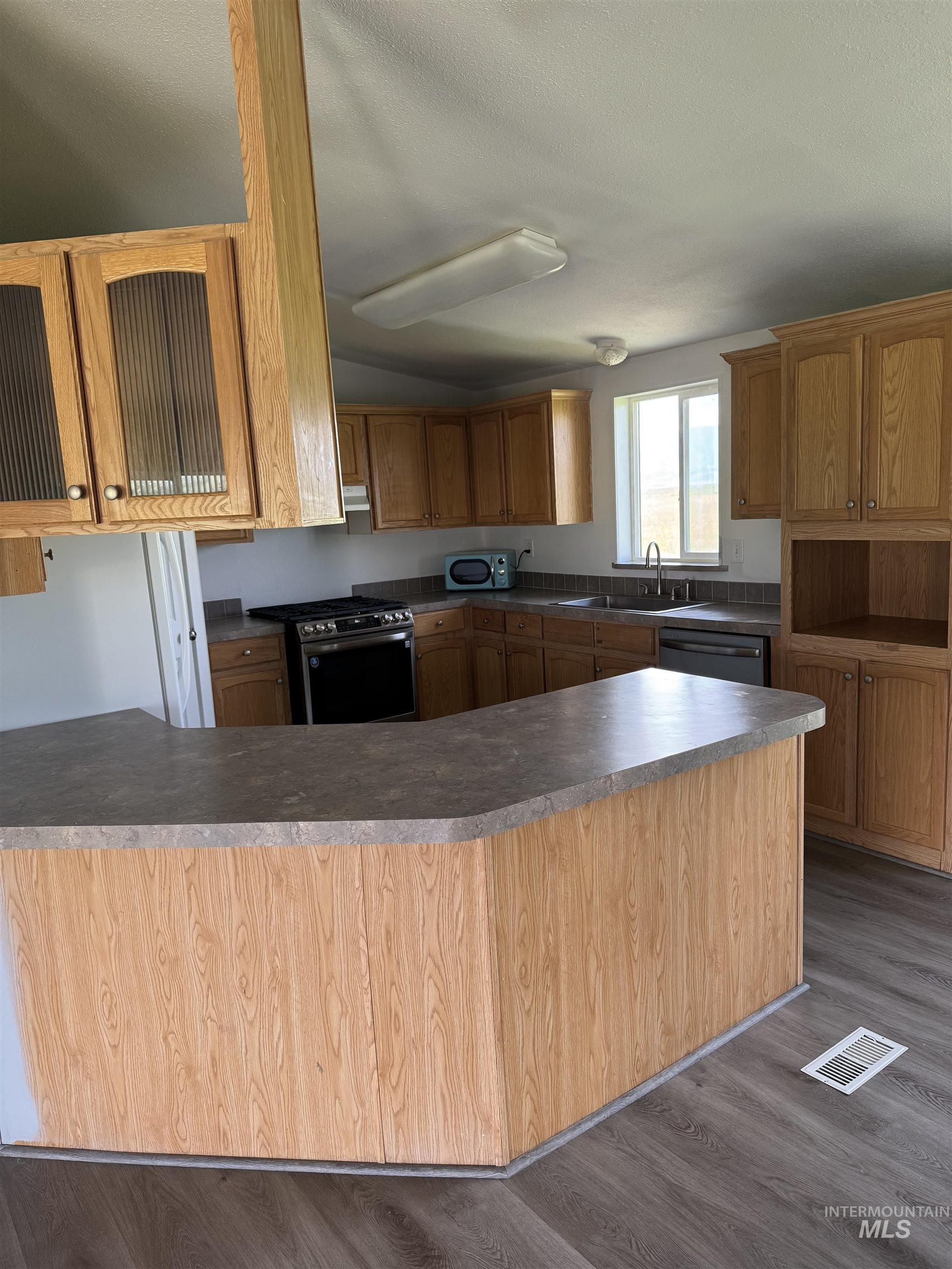 501 Timber Ave, Fairfield, Idaho 83327, 3 Bedrooms, 2 Bathrooms, Residential For Sale, Price $220,000,MLS 98946797