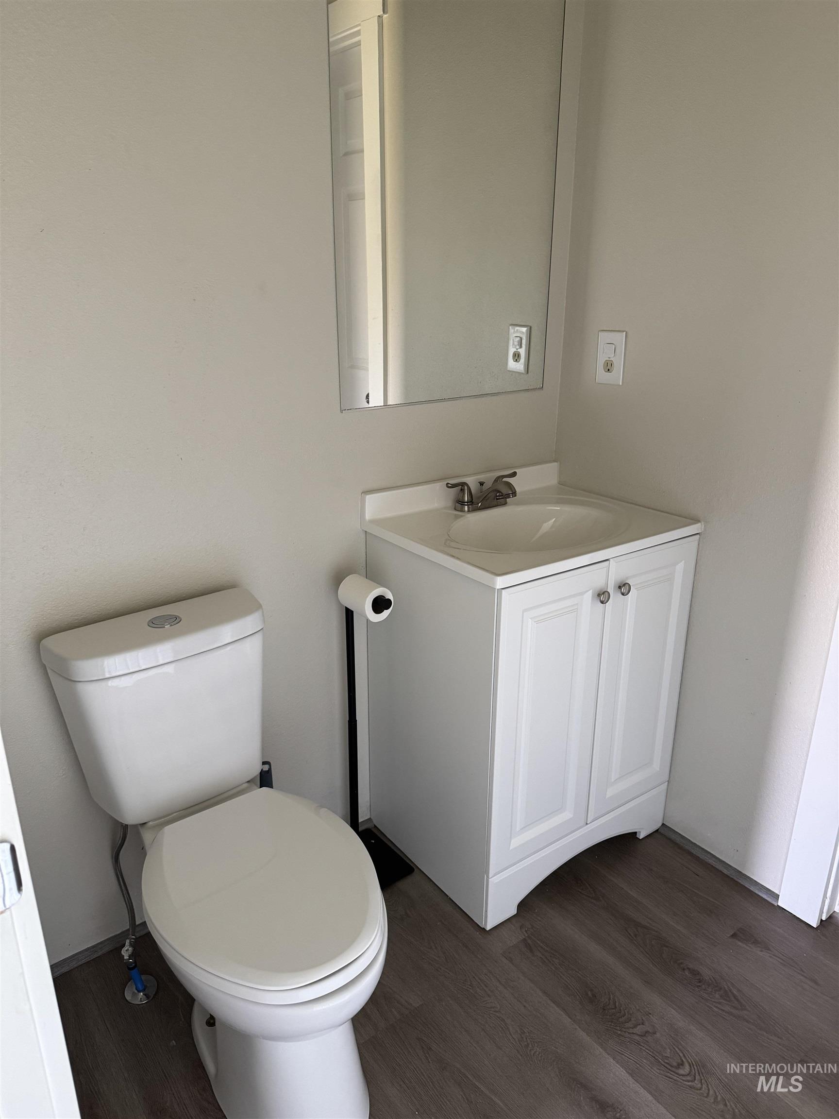 501 Timber Ave, Fairfield, Idaho 83327, 3 Bedrooms, 2 Bathrooms, Residential For Sale, Price $220,000,MLS 98946797