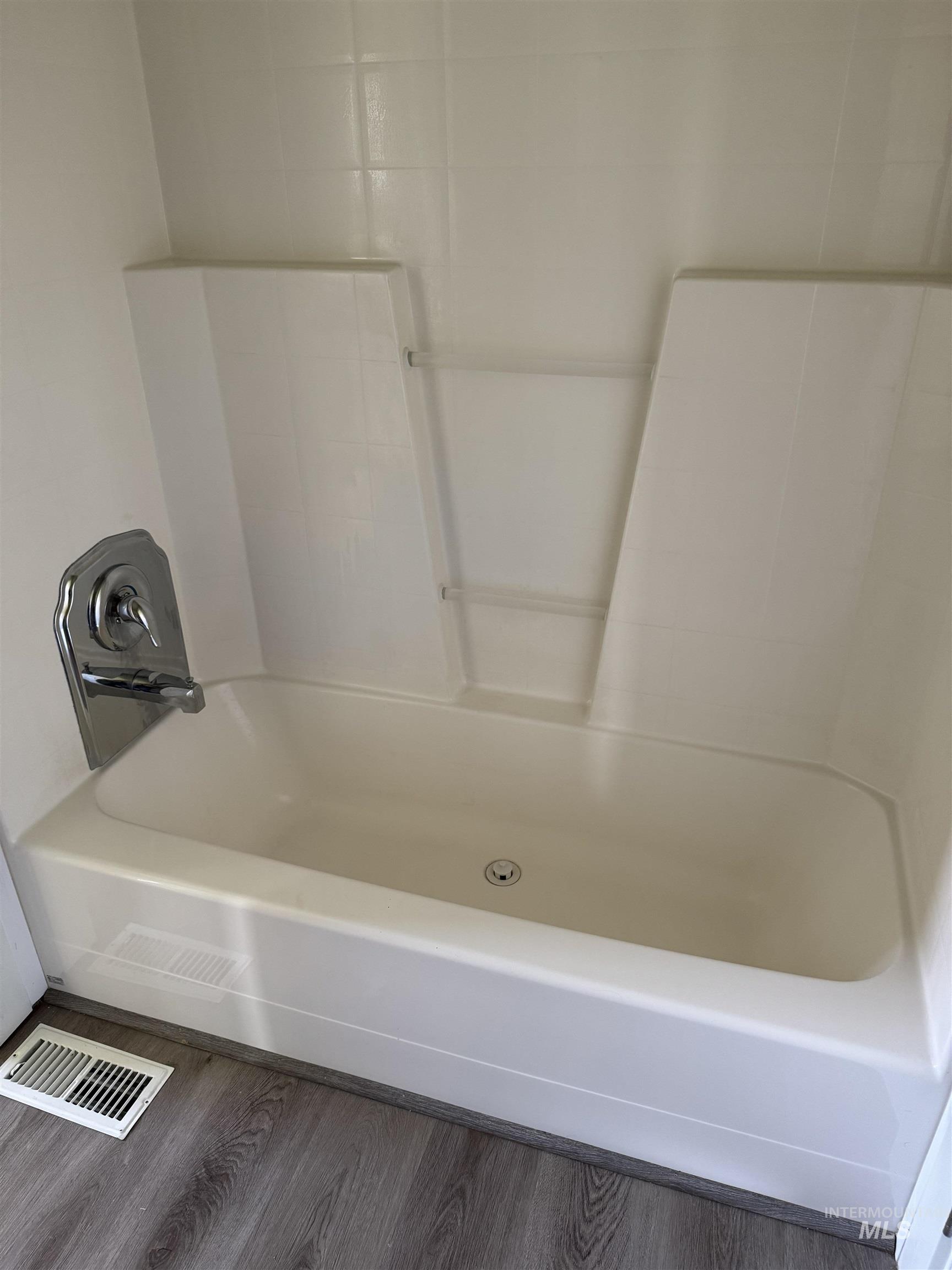 501 Timber Ave, Fairfield, Idaho 83327, 3 Bedrooms, 2 Bathrooms, Residential For Sale, Price $220,000,MLS 98946797