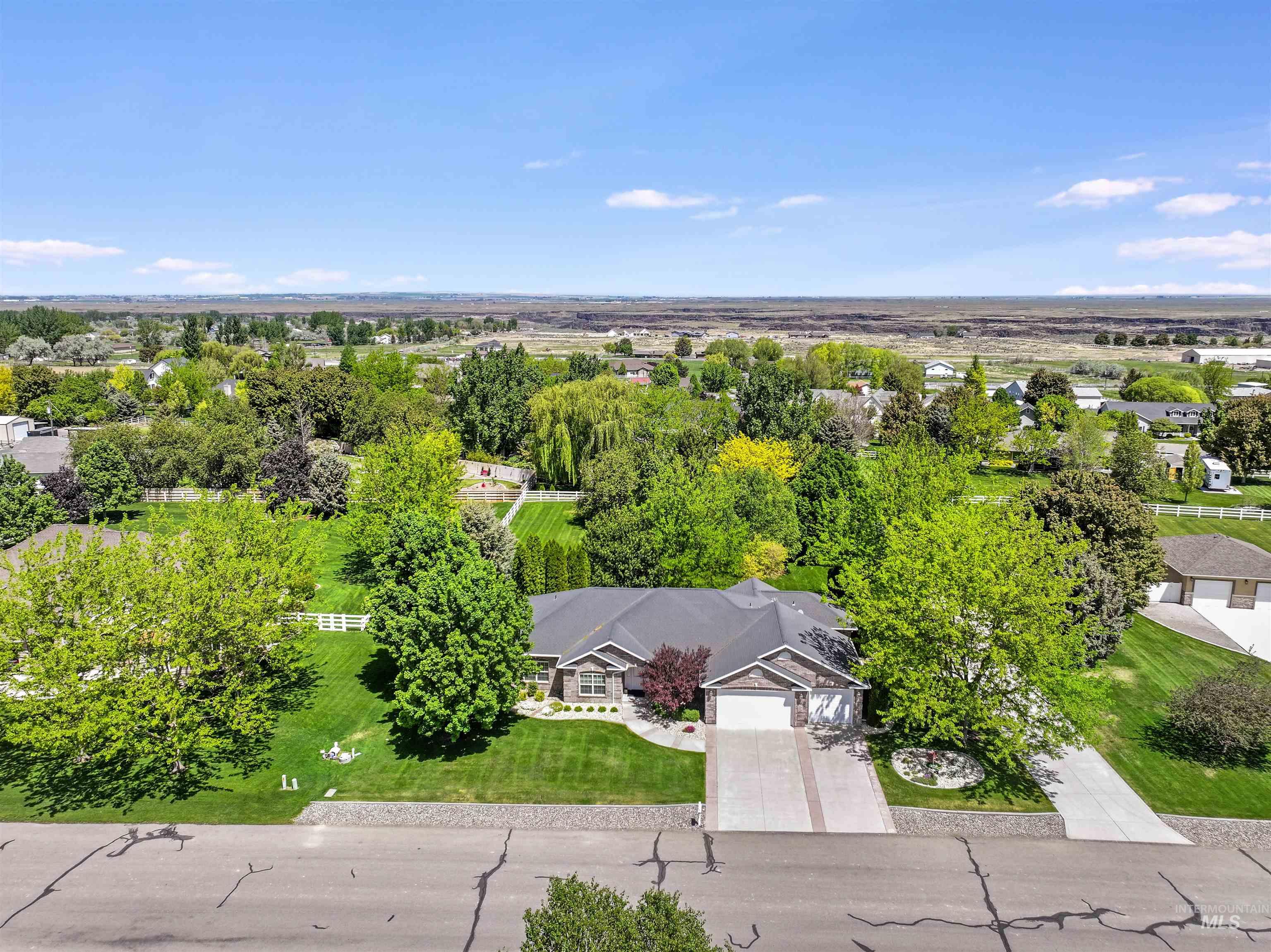 3512 E 3980 N, Kimberly, Idaho 83341, 4 Bedrooms, 2.5 Bathrooms, Residential For Sale, Price $799,900,MLS 98946886