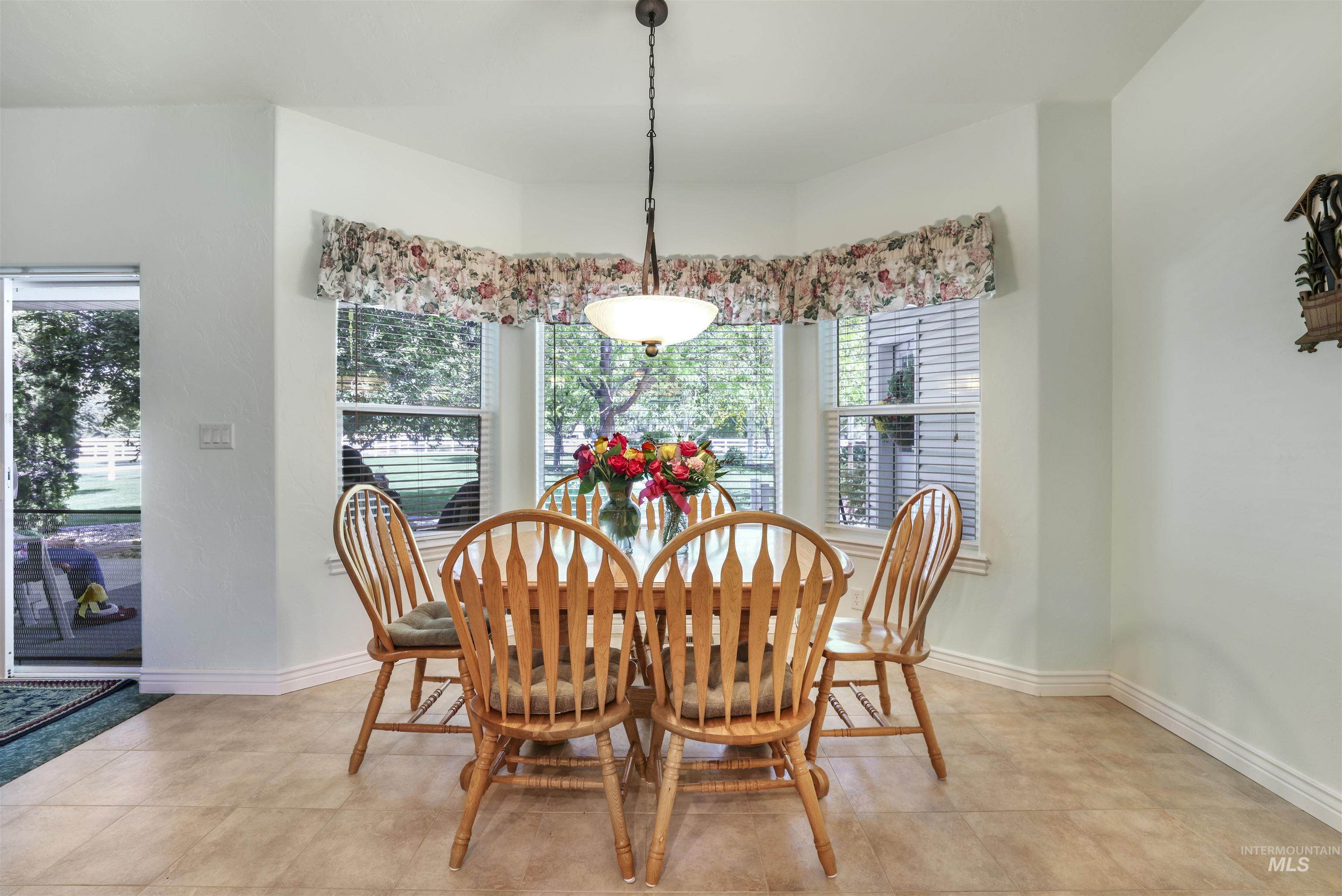 3512 E 3980 N, Kimberly, Idaho 83341, 4 Bedrooms, 2.5 Bathrooms, Residential For Sale, Price $799,900,MLS 98946886