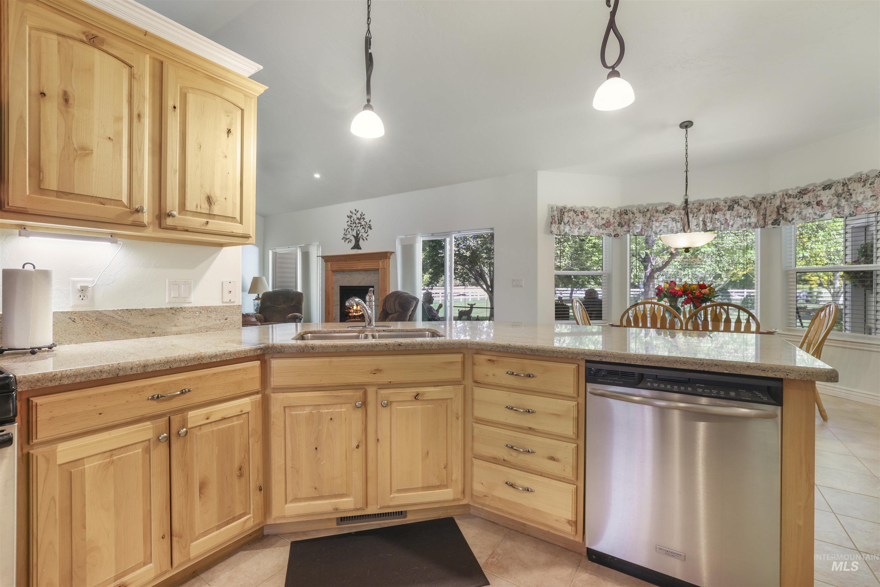 3512 E 3980 N, Kimberly, Idaho 83341, 4 Bedrooms, 2.5 Bathrooms, Residential For Sale, Price $799,900,MLS 98946886