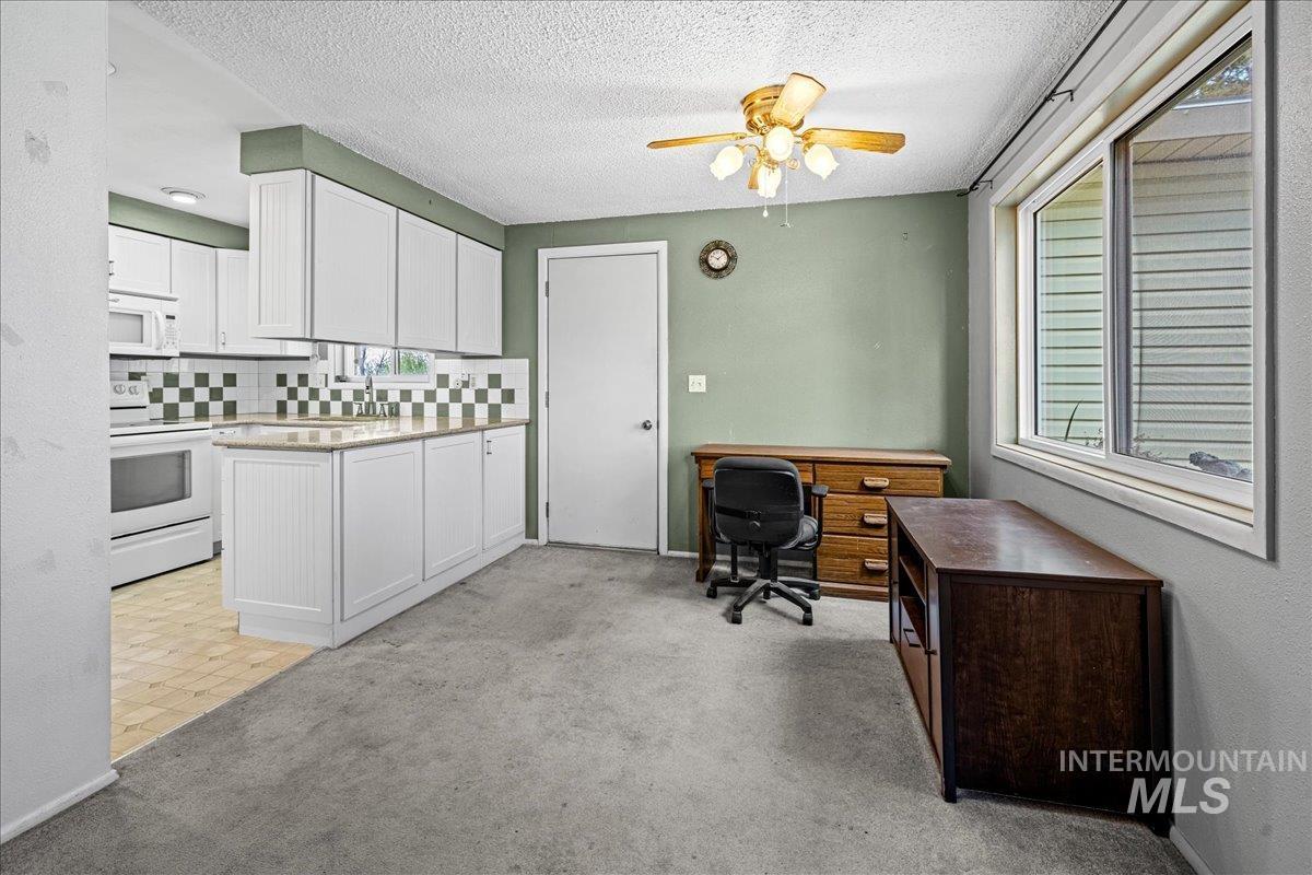 1267 NW Beaman St., Mountain Home, Idaho 83647, 2 Bedrooms, 1 Bathroom, Residential For Sale, Price $320,000, 98947007