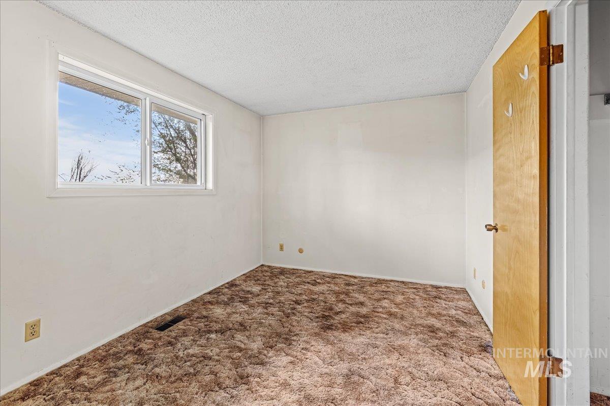 1267 NW Beaman St., Mountain Home, Idaho 83647, 2 Bedrooms, 1 Bathroom, Residential For Sale, Price $320,000, 98947007