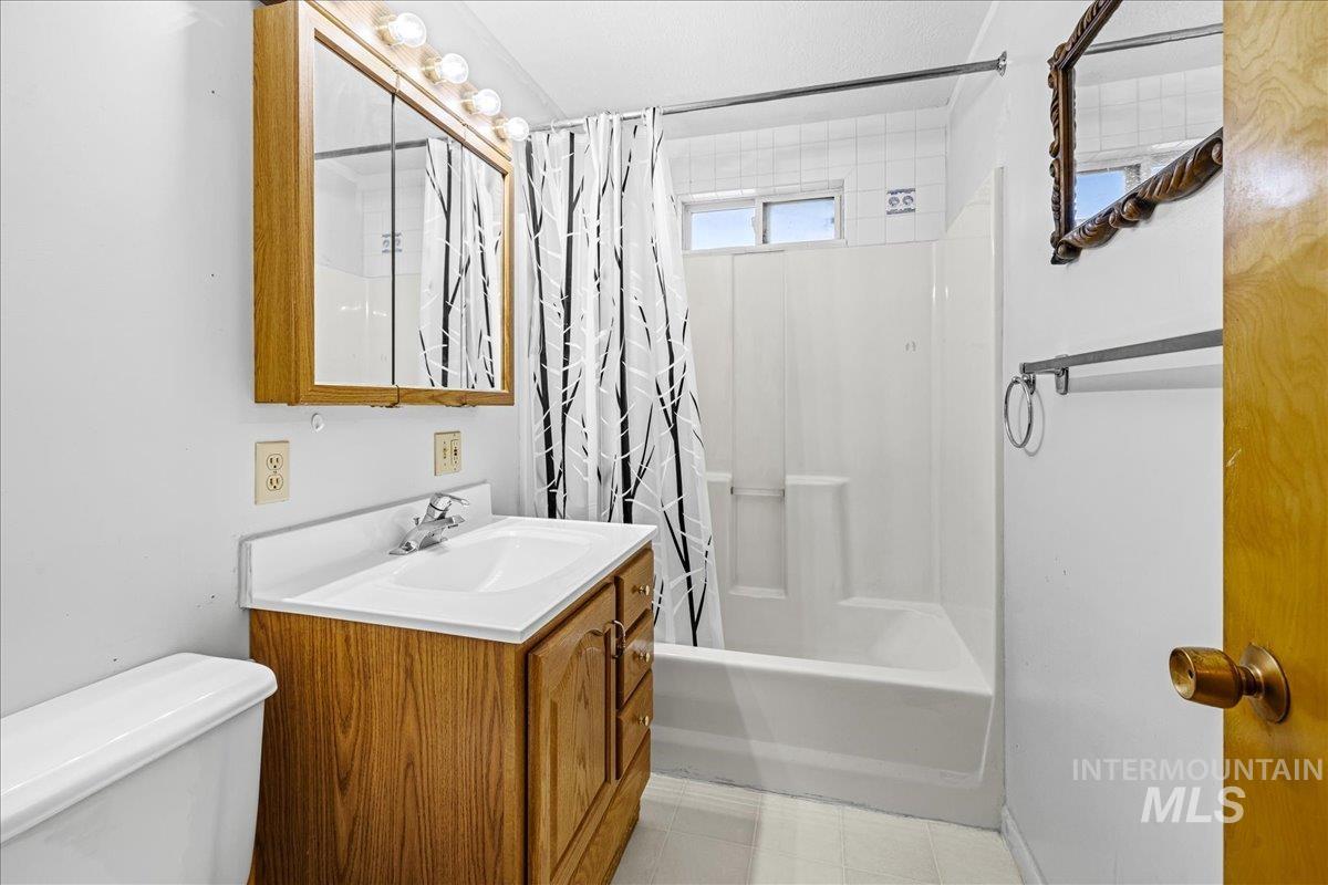 1267 NW Beaman St., Mountain Home, Idaho 83647, 2 Bedrooms, 1 Bathroom, Residential For Sale, Price $320,000, 98947007