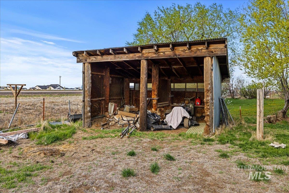 1267 NW Beaman St., Mountain Home, Idaho 83647, 2 Bedrooms, 1 Bathroom, Residential For Sale, Price $320,000, 98947007