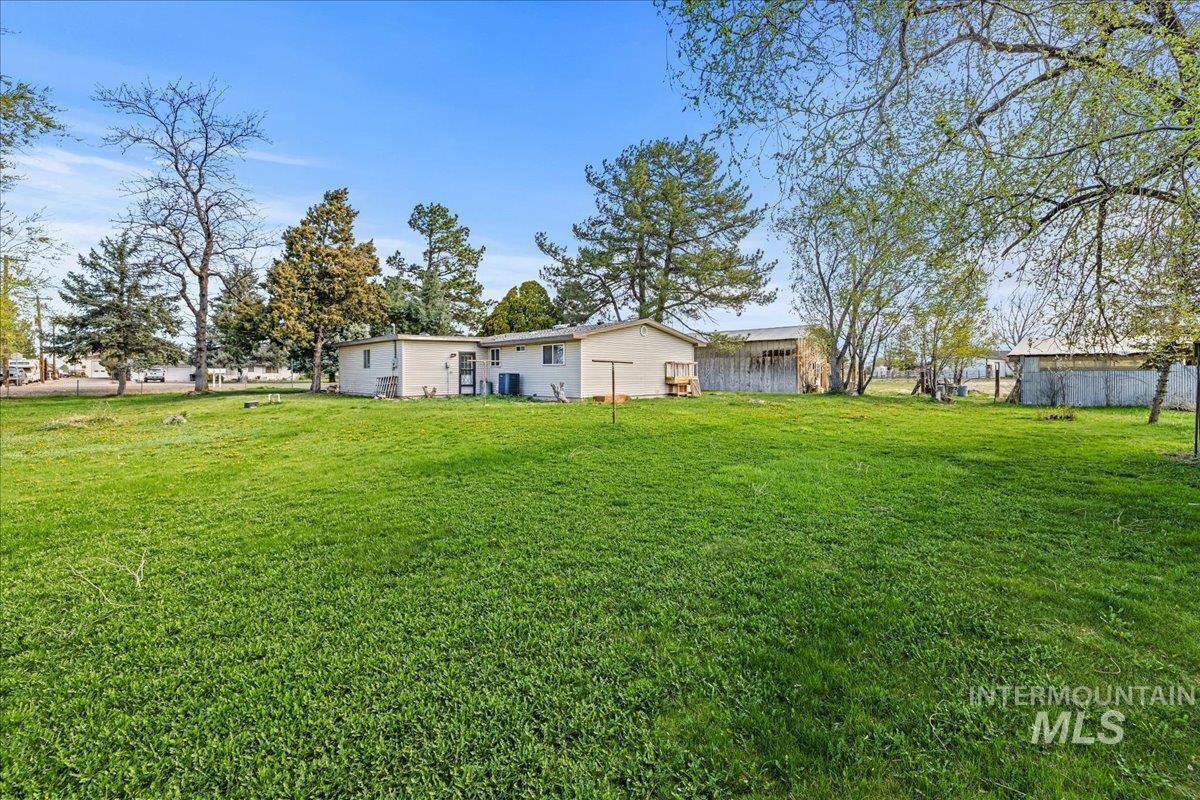 1267 NW Beaman St., Mountain Home, Idaho 83647, 2 Bedrooms, 1 Bathroom, Residential For Sale, Price $320,000, 98947007