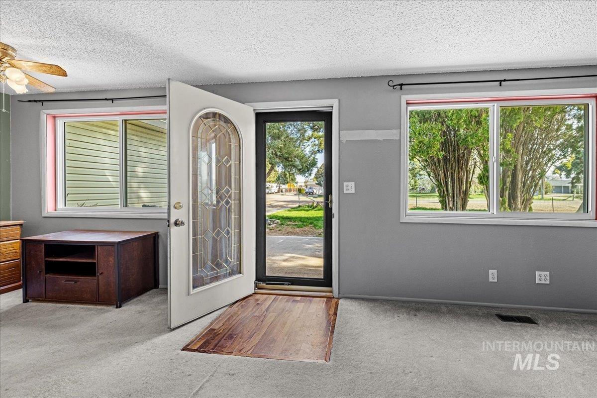 1267 NW Beaman St., Mountain Home, Idaho 83647, 2 Bedrooms, 1 Bathroom, Residential For Sale, Price $320,000, 98947007