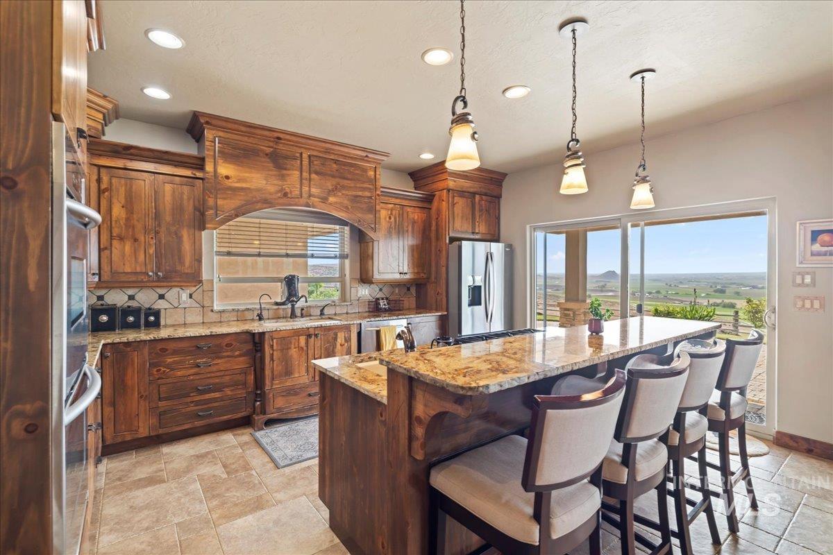1270 Hillcrest Dr., Vale, Oregon 97918, 3 Bedrooms, 4 Bathrooms, Farm & Ranch For Sale, Price $2,400,000,MLS 98947142