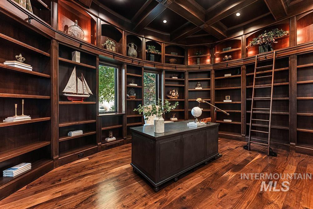 473 N Strata Via Way, Boise, Idaho 83712-6730, 5 Bedrooms, 6 Bathrooms, Residential For Sale, Price $2,995,000, 98947172