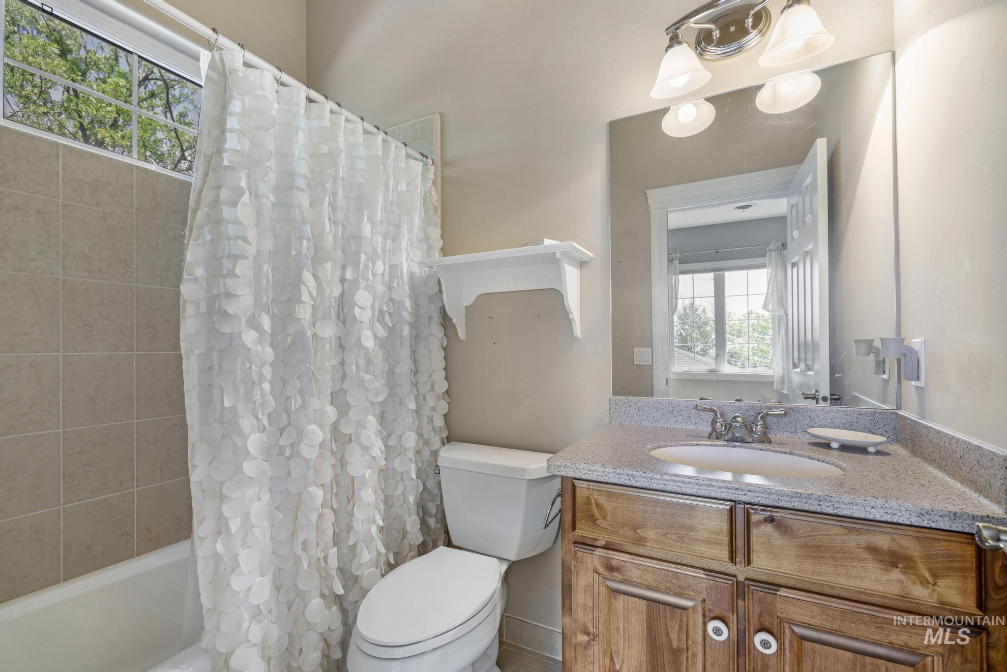 1526 Highway 26, Gooding, Idaho 83330, 4 Bedrooms, 5.5 Bathrooms, Residential For Sale, Price $3,700,000, 98947267